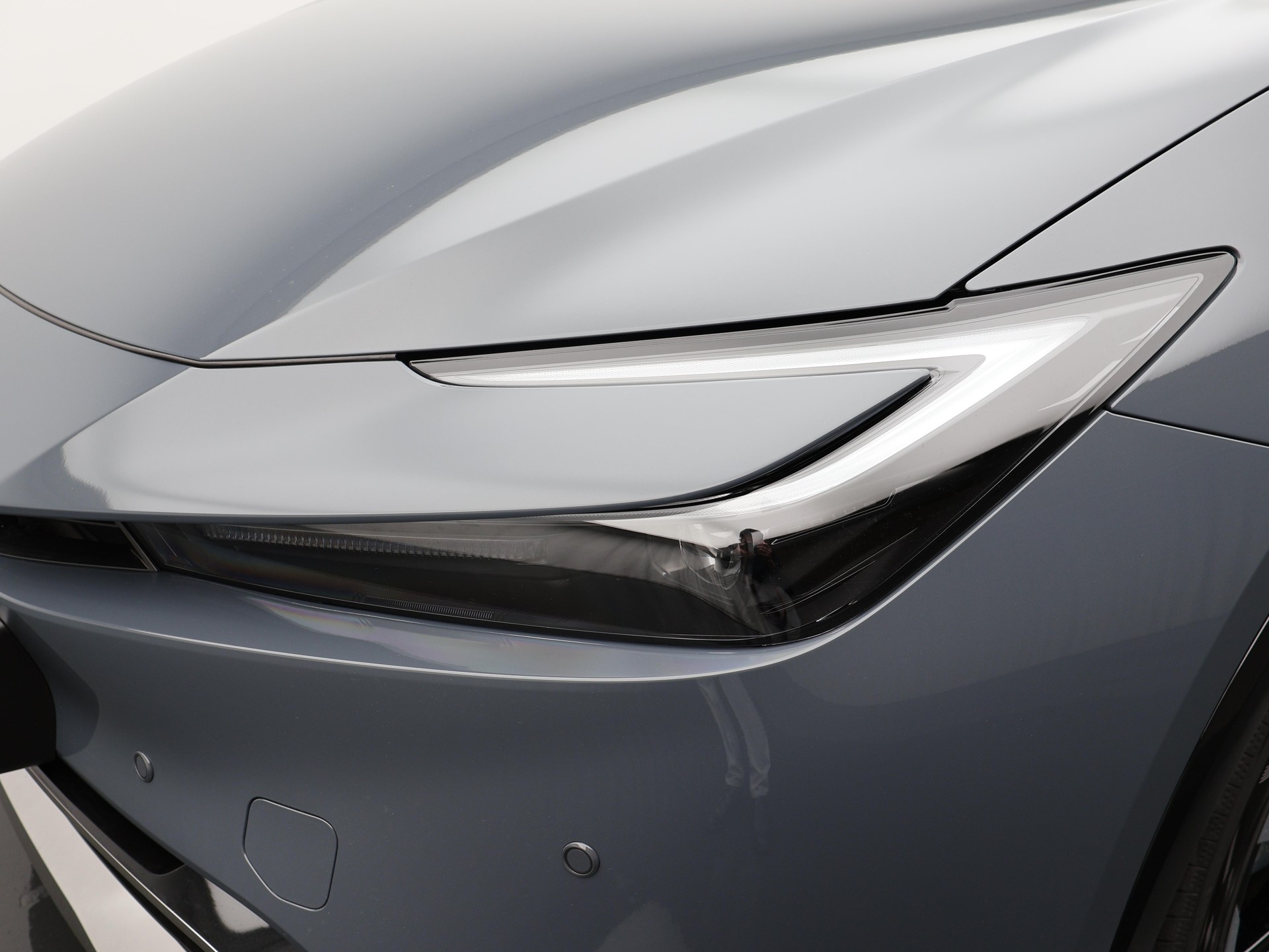 TOYOTA Prius 2.0 Plug-In-Hybrid Style-image-20
