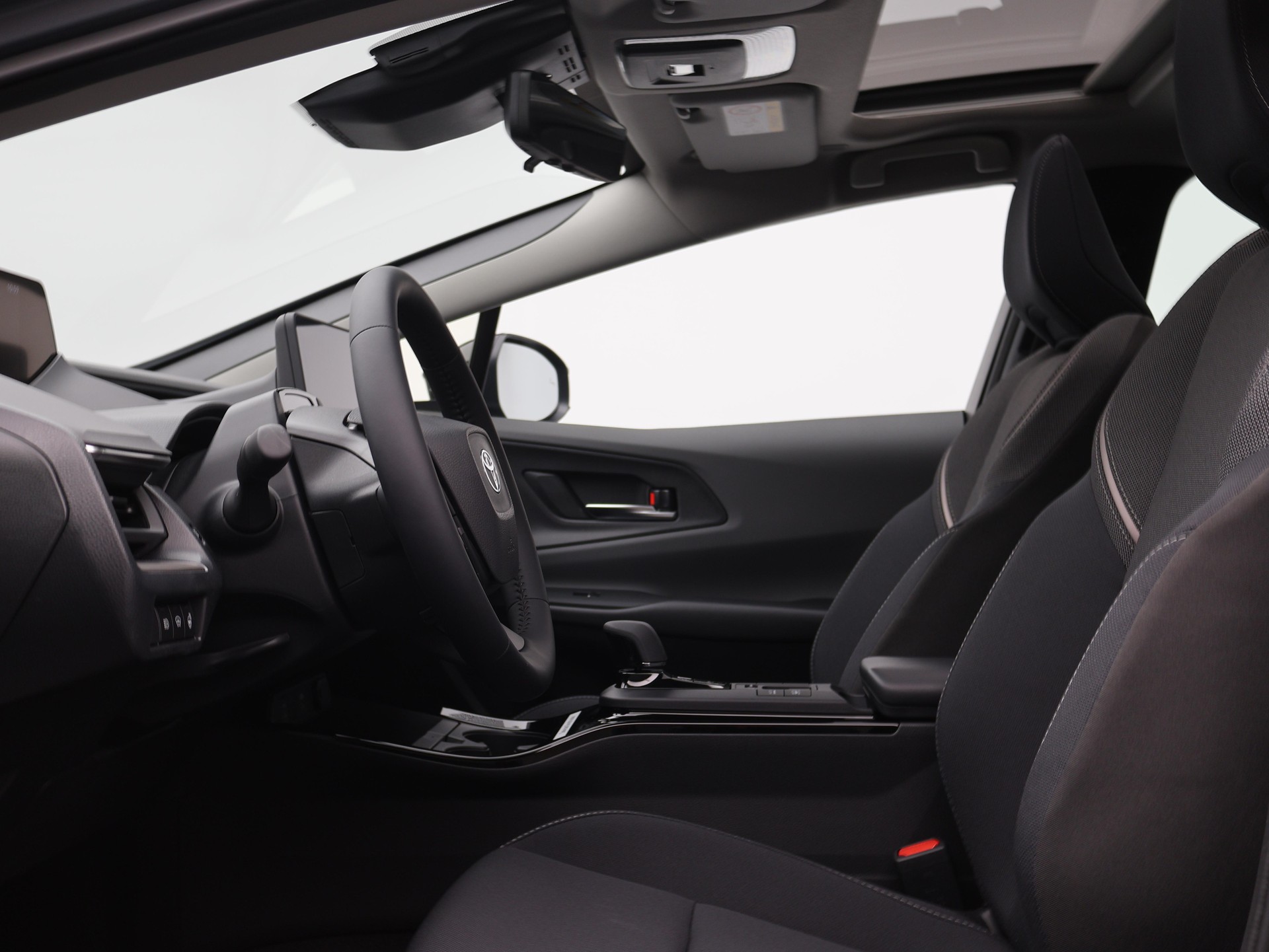TOYOTA Prius 2.0 Plug-In-Hybrid Style-image-2