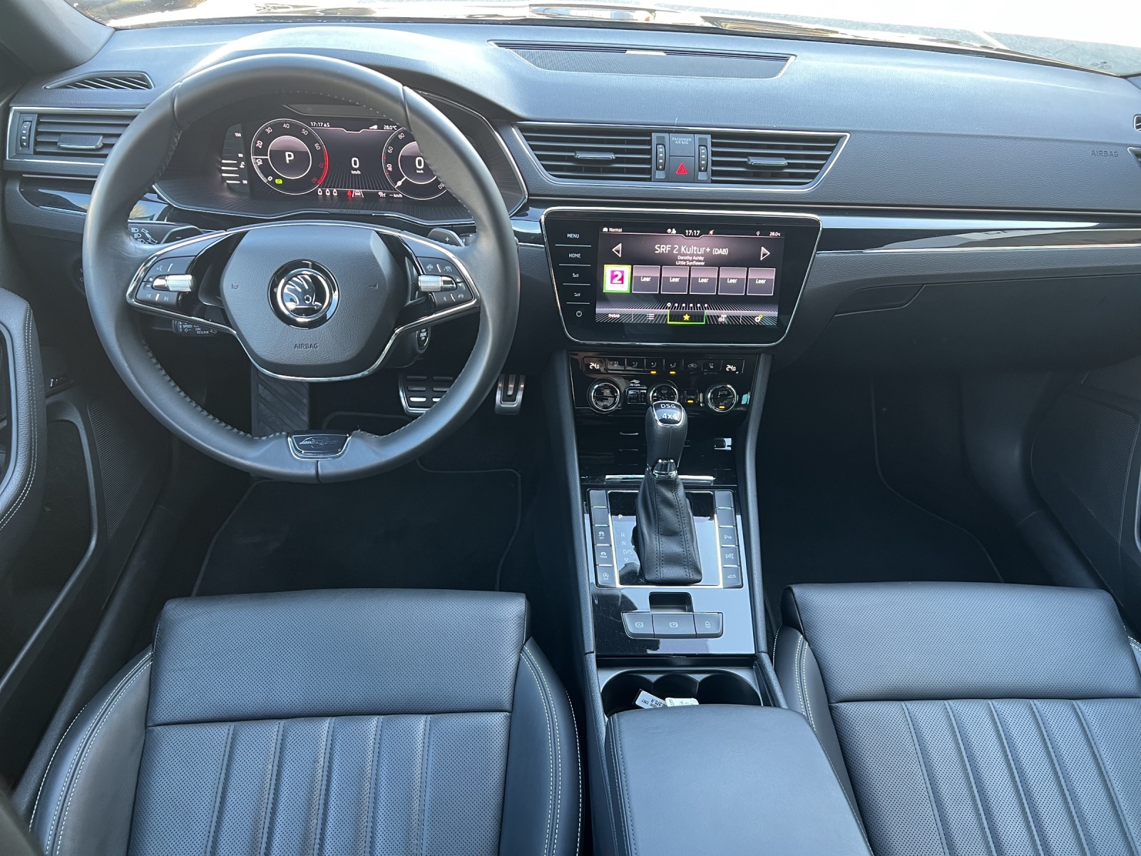 SKODA Superb Combi 2.0 TSI L&K 4x4 DSG-image-8
