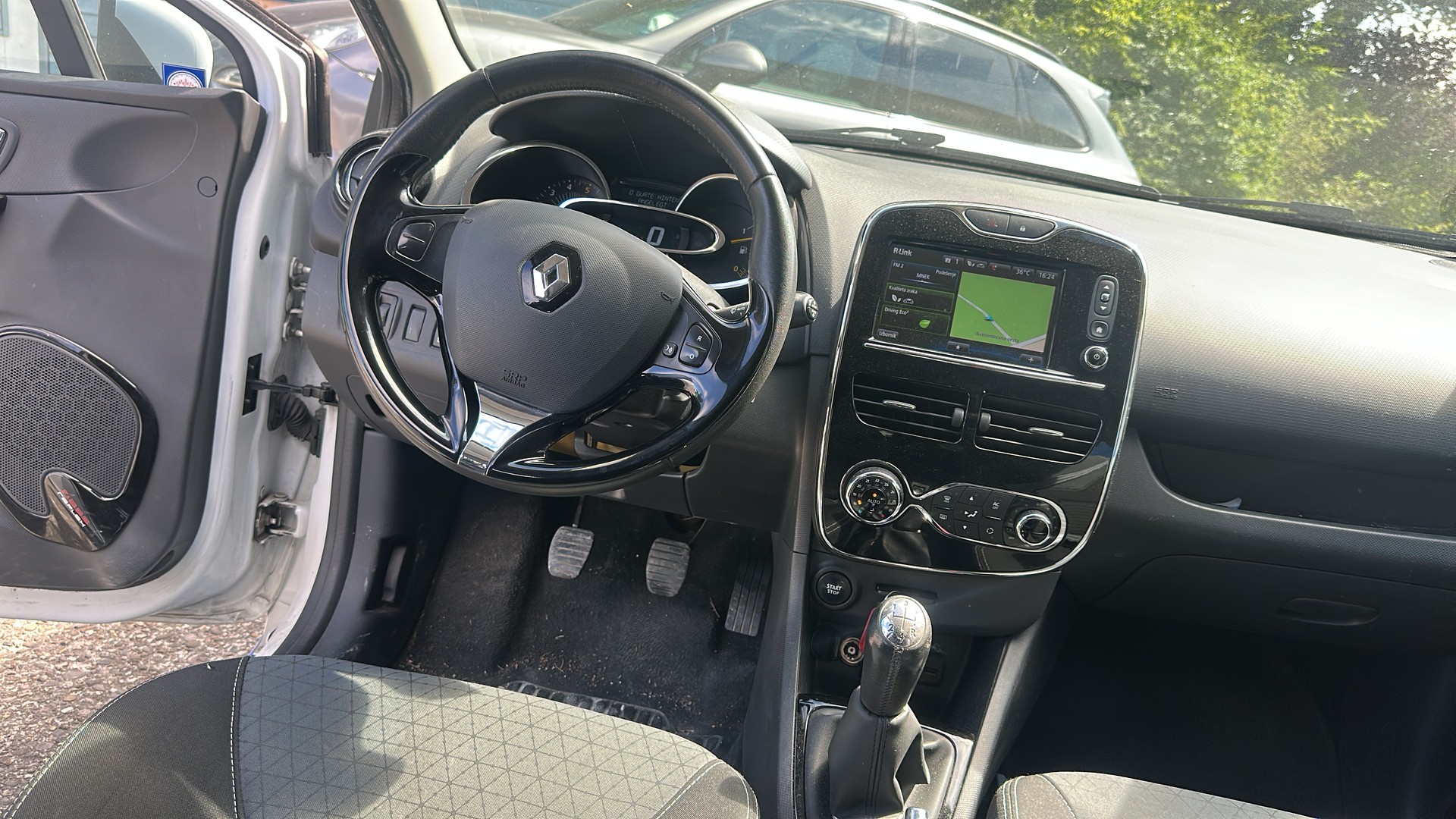 RENAULT Clio Grandtour 1.5 dCi Authentique-image-6