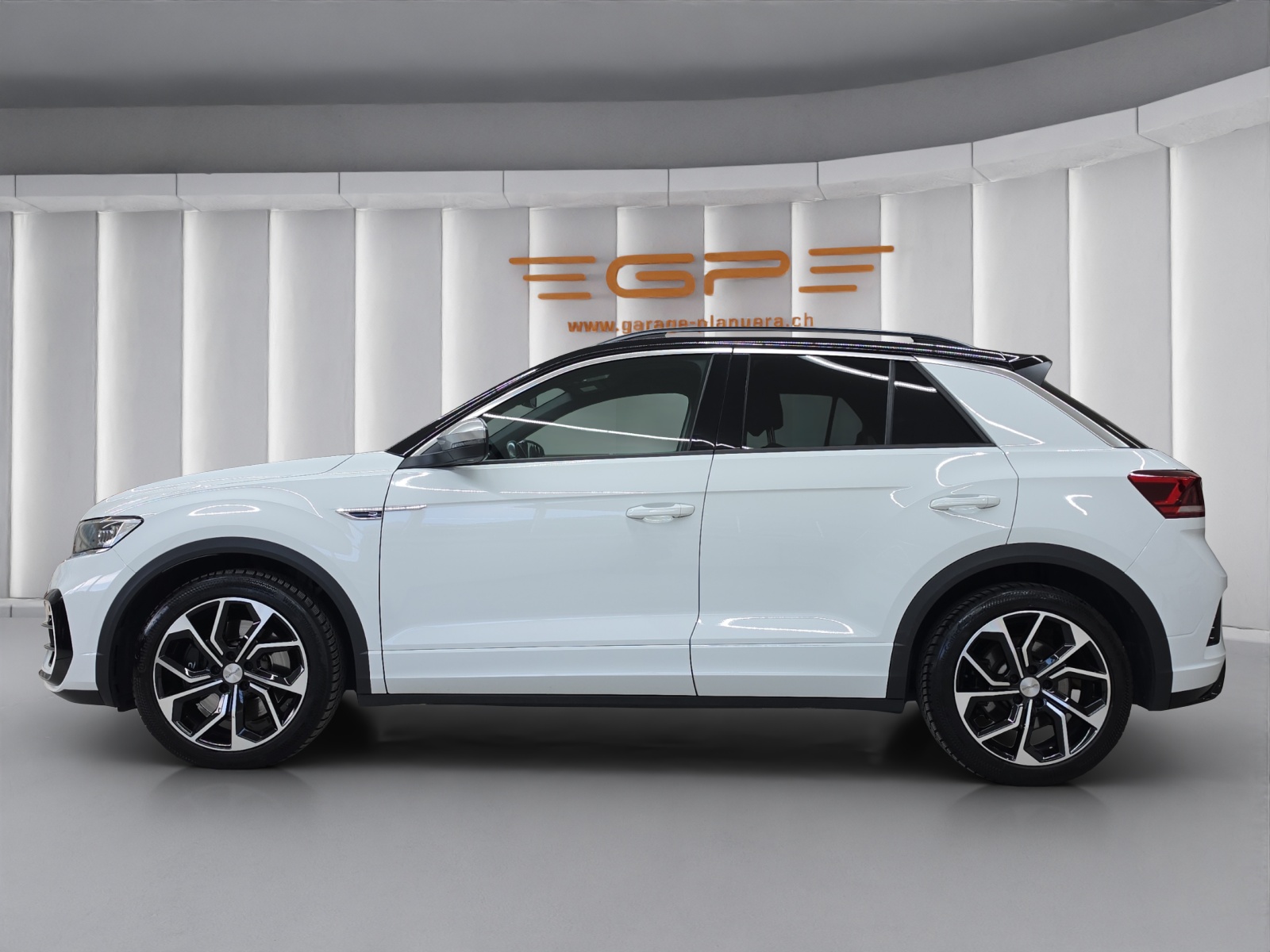 VW T-Roc 2.0 TSI R DSG 4motion-image-3