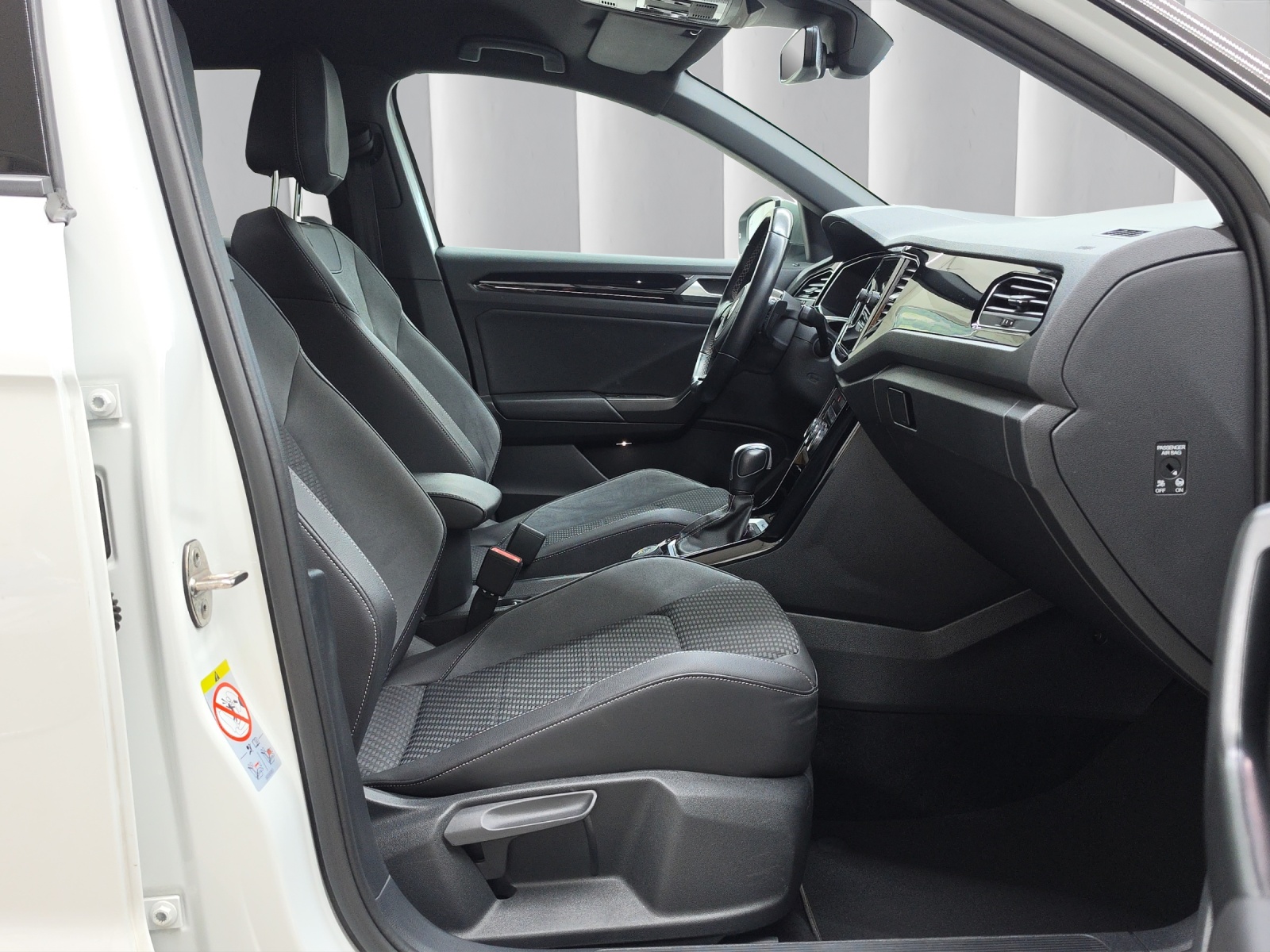 VW T-Roc 2.0 TSI R DSG 4motion-image-11