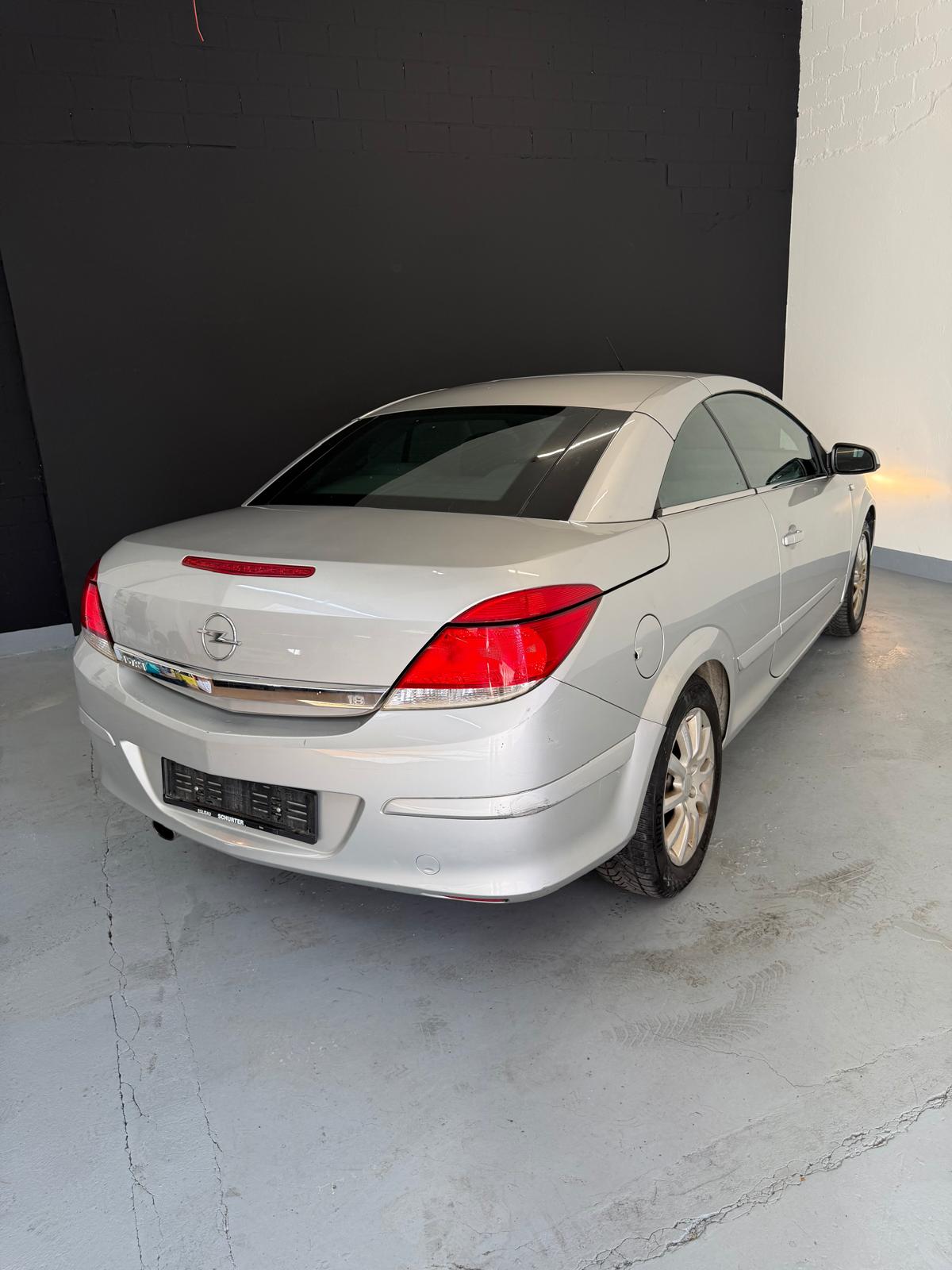 OPEL Astra TT 1.8i 16V Cosmo ***CH-Fahrzeug***-image-5
