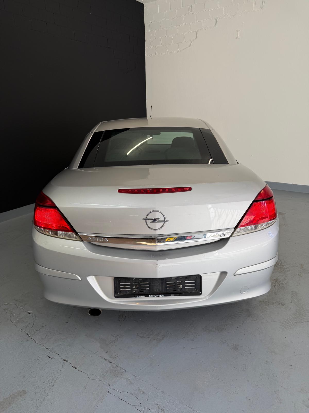OPEL Astra TT 1.8i 16V Cosmo ***CH-Fahrzeug***-image-4