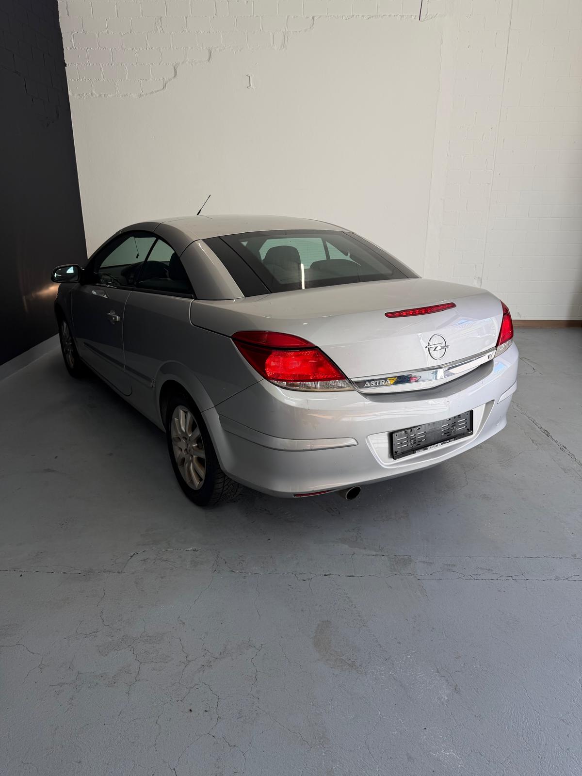 OPEL Astra TT 1.8i 16V Cosmo ***CH-Fahrzeug***-image-3