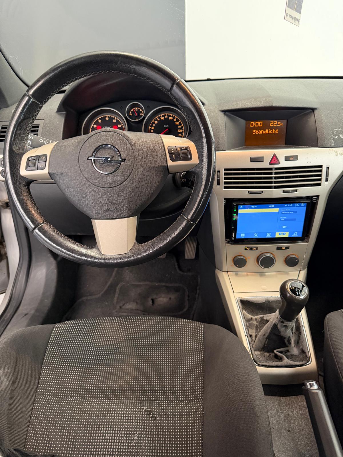 OPEL Astra TT 1.8i 16V Cosmo ***CH-Fahrzeug***-image-6