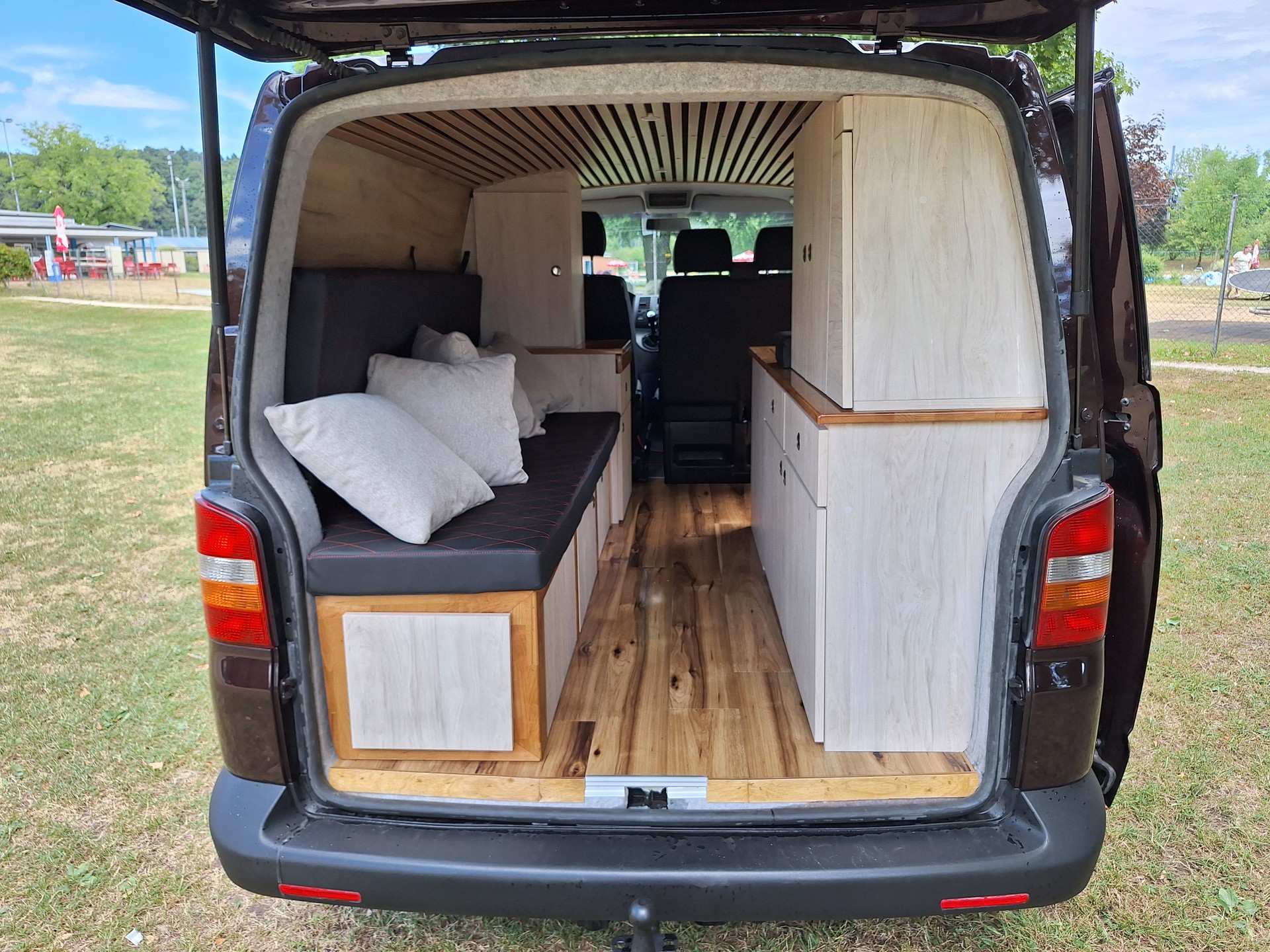 VW 2.5 TDI 4x4 Camper-image-7