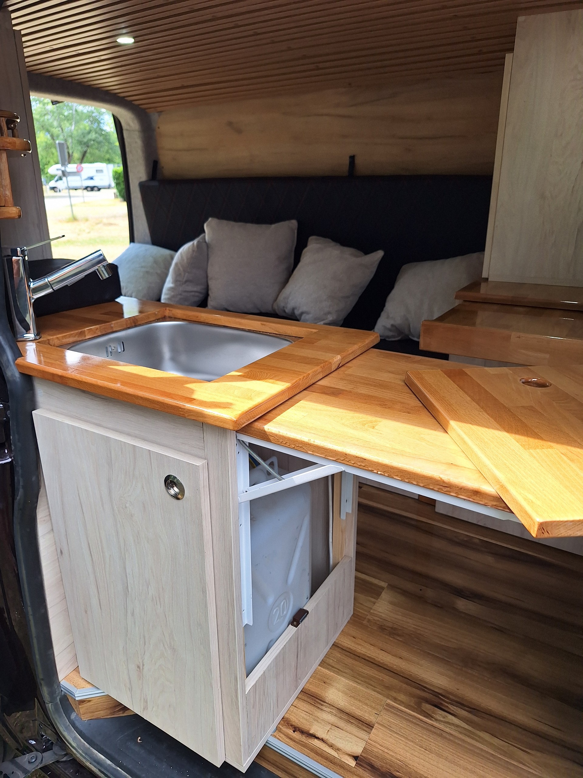 VW 2.5 TDI 4x4 Camper-image-13