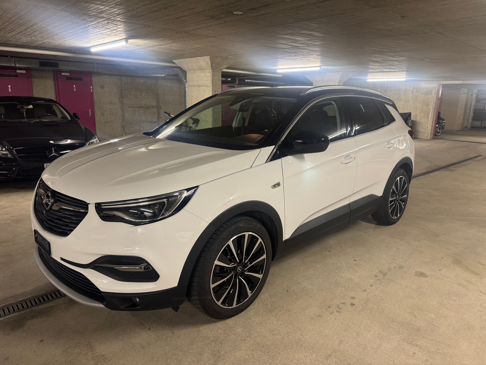 OPEL Grandland X 1.6 Hybrid4 Excellence Automatik-image-1