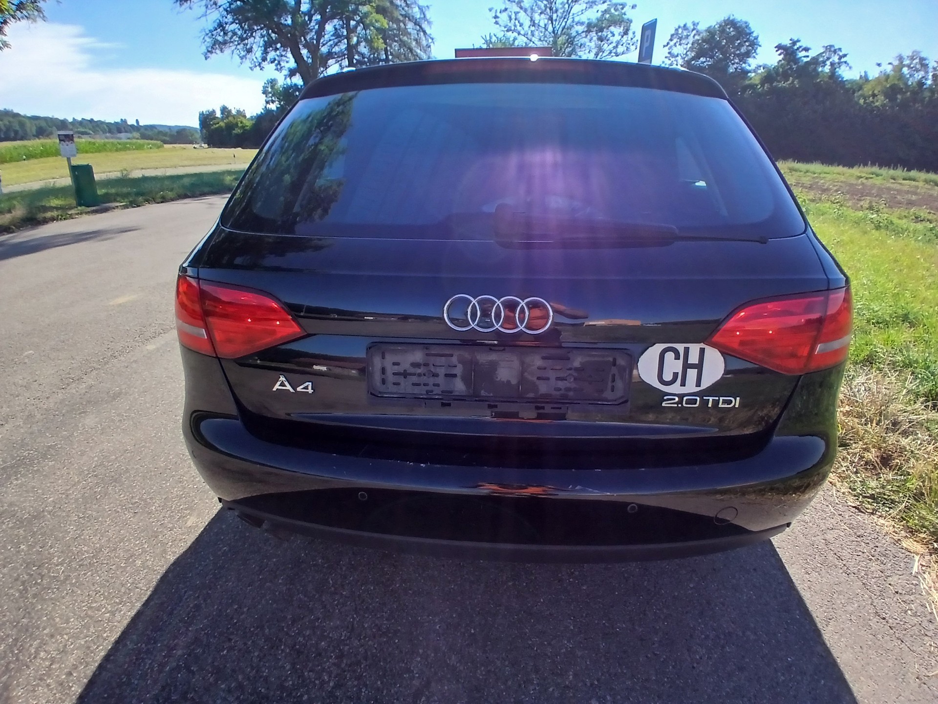 AUDI A4 Avant 2.0 TDI-image-3