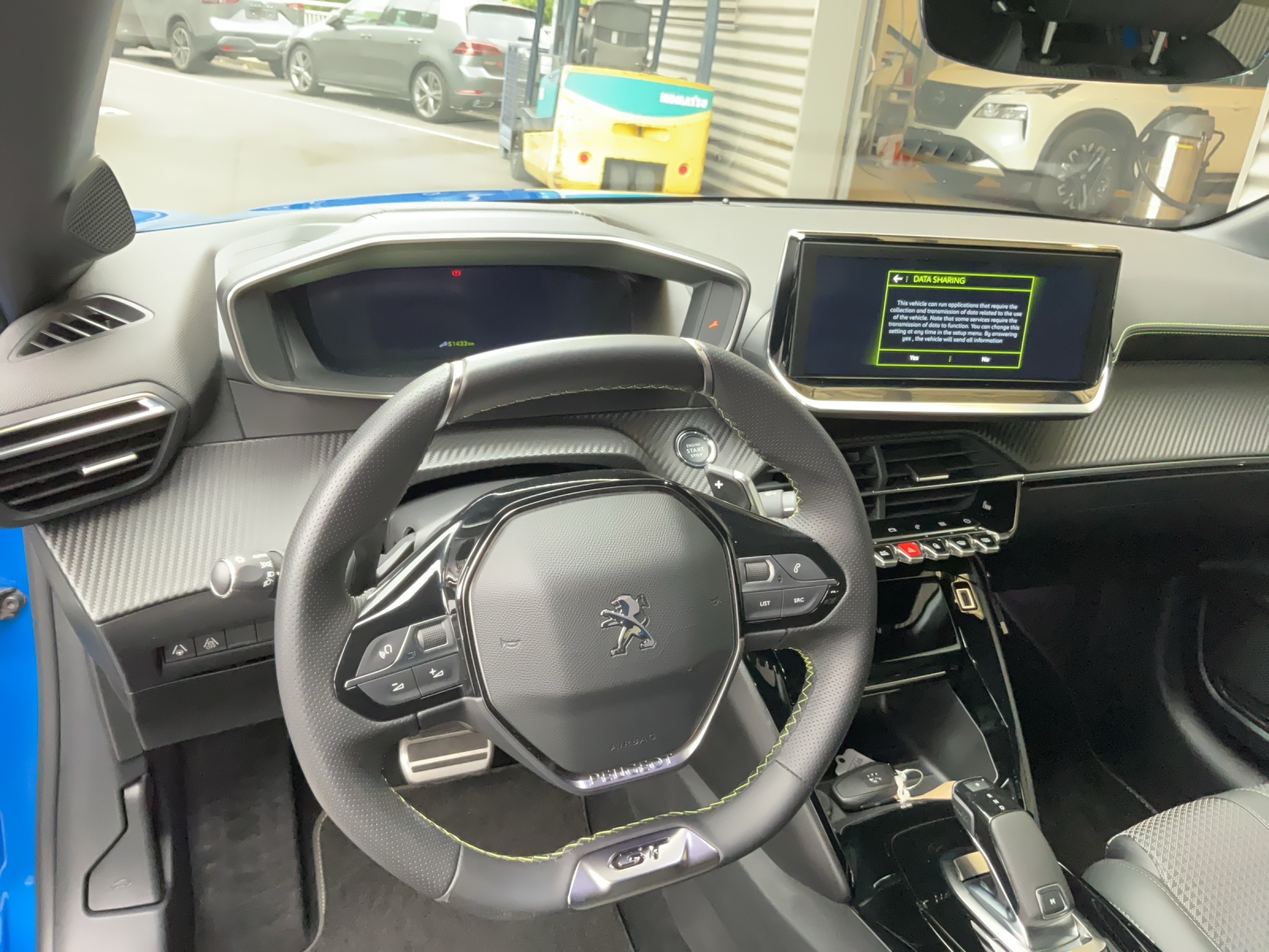 PEUGEOT 208 1.2 PureTech GT EAT8-image-11