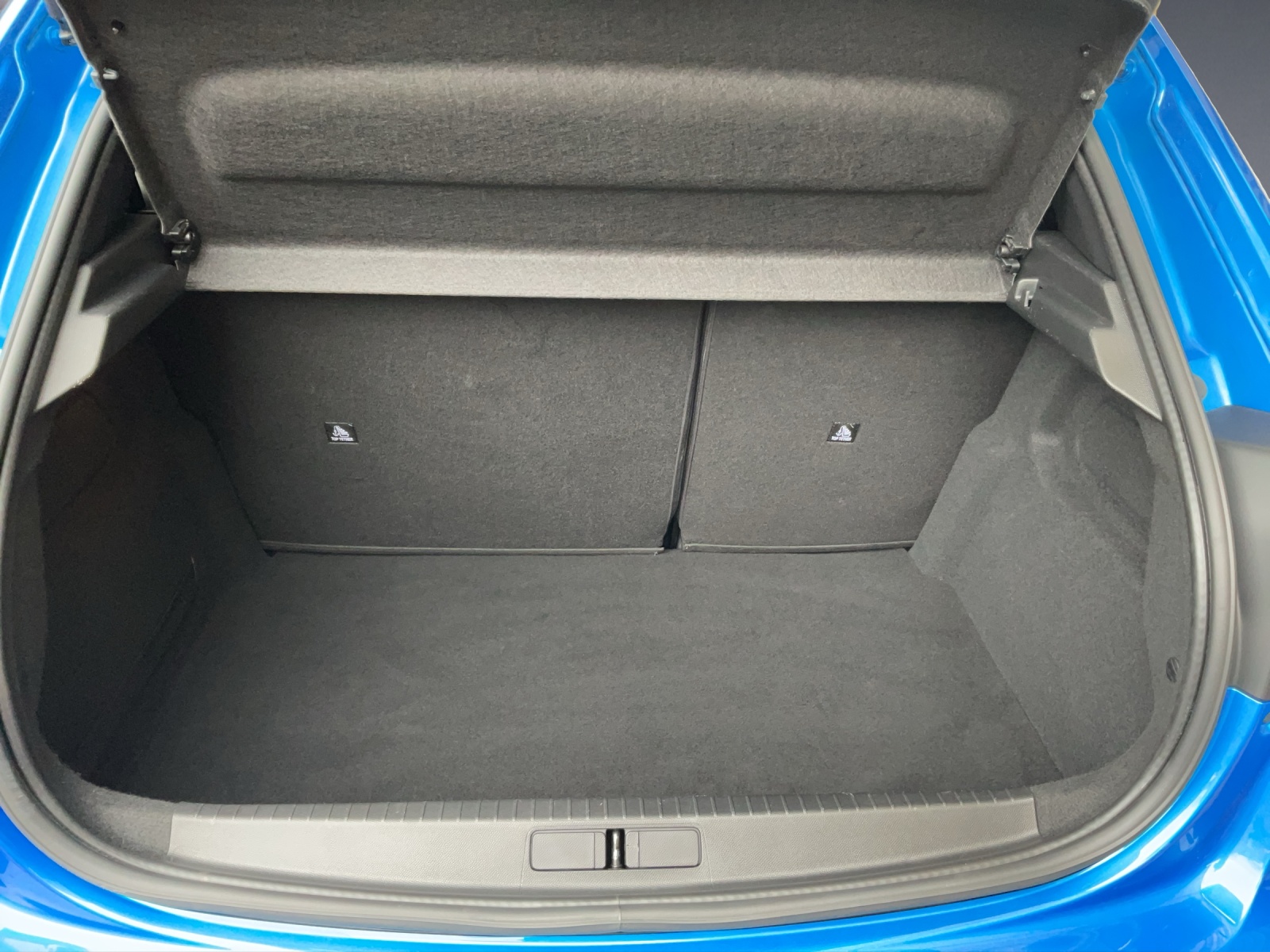 PEUGEOT 208 1.2 PureTech GT EAT8-image-16