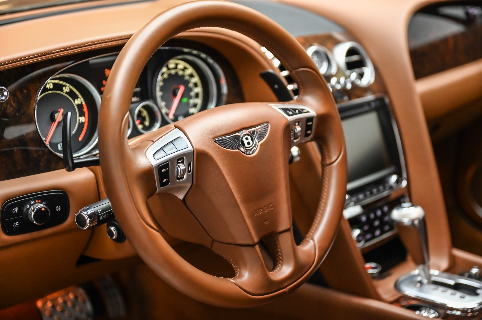 BENTLEY Continental GT 4.0 V8-image-18