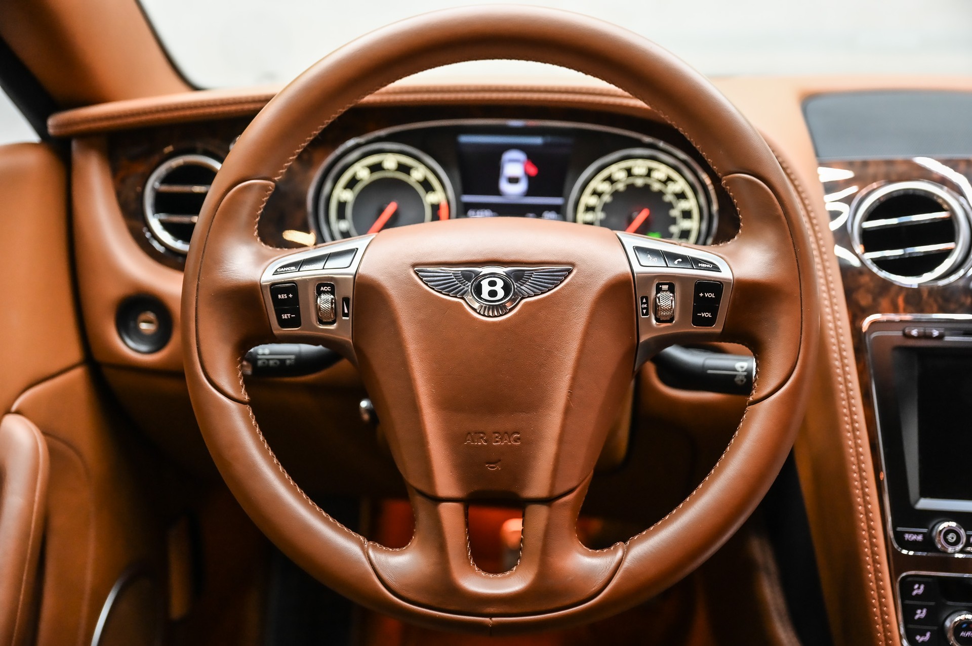 BENTLEY Continental GT 4.0 V8-image-21