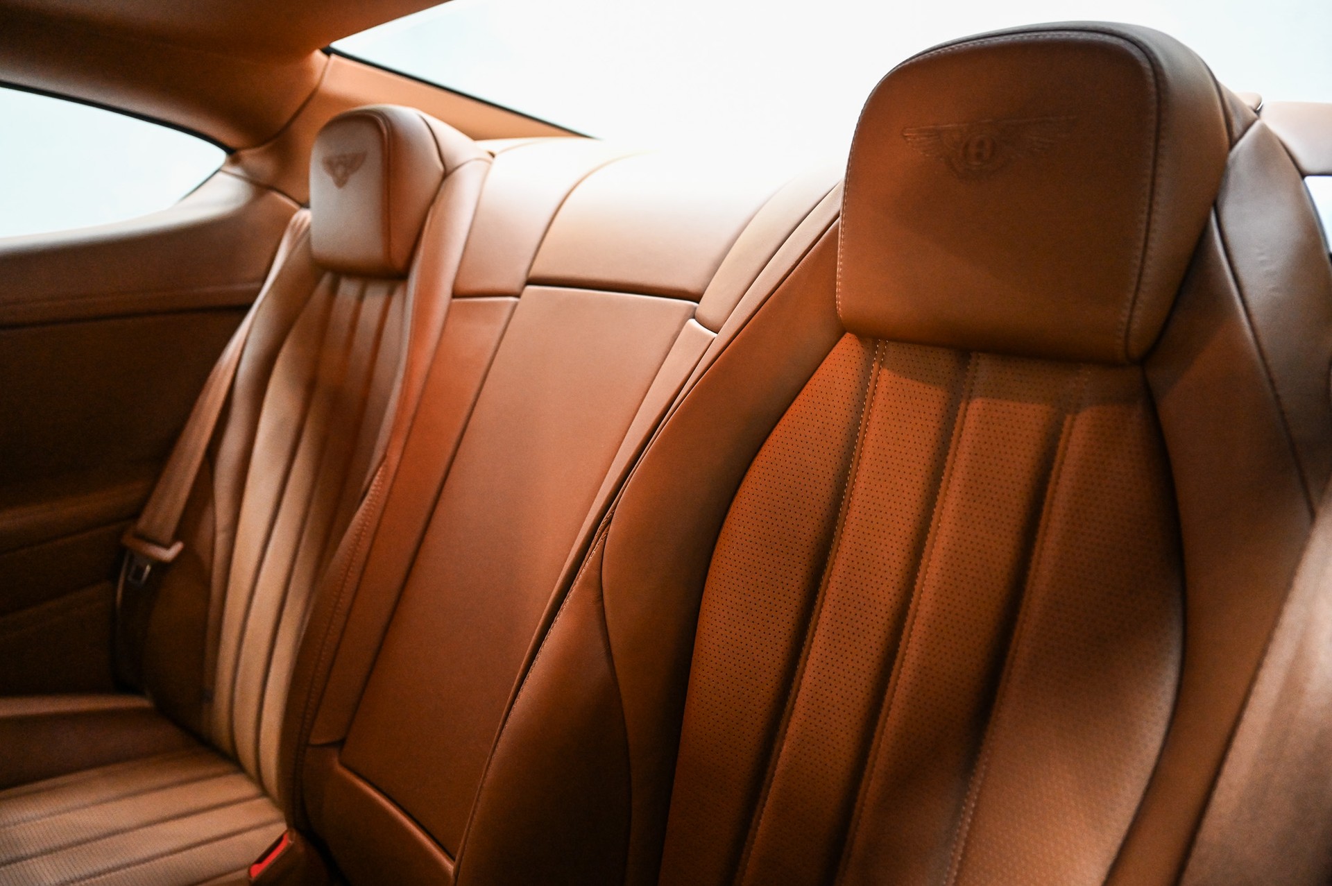 BENTLEY Continental GT 4.0 V8-image-27