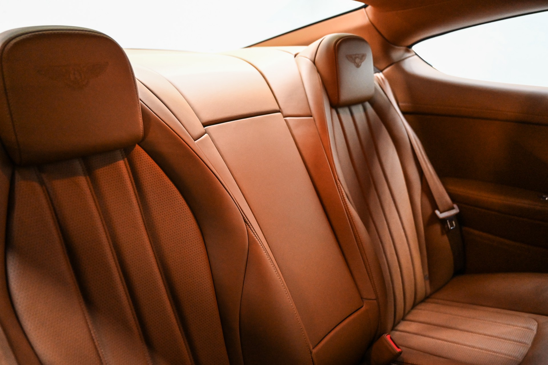 BENTLEY Continental GT 4.0 V8-image-28