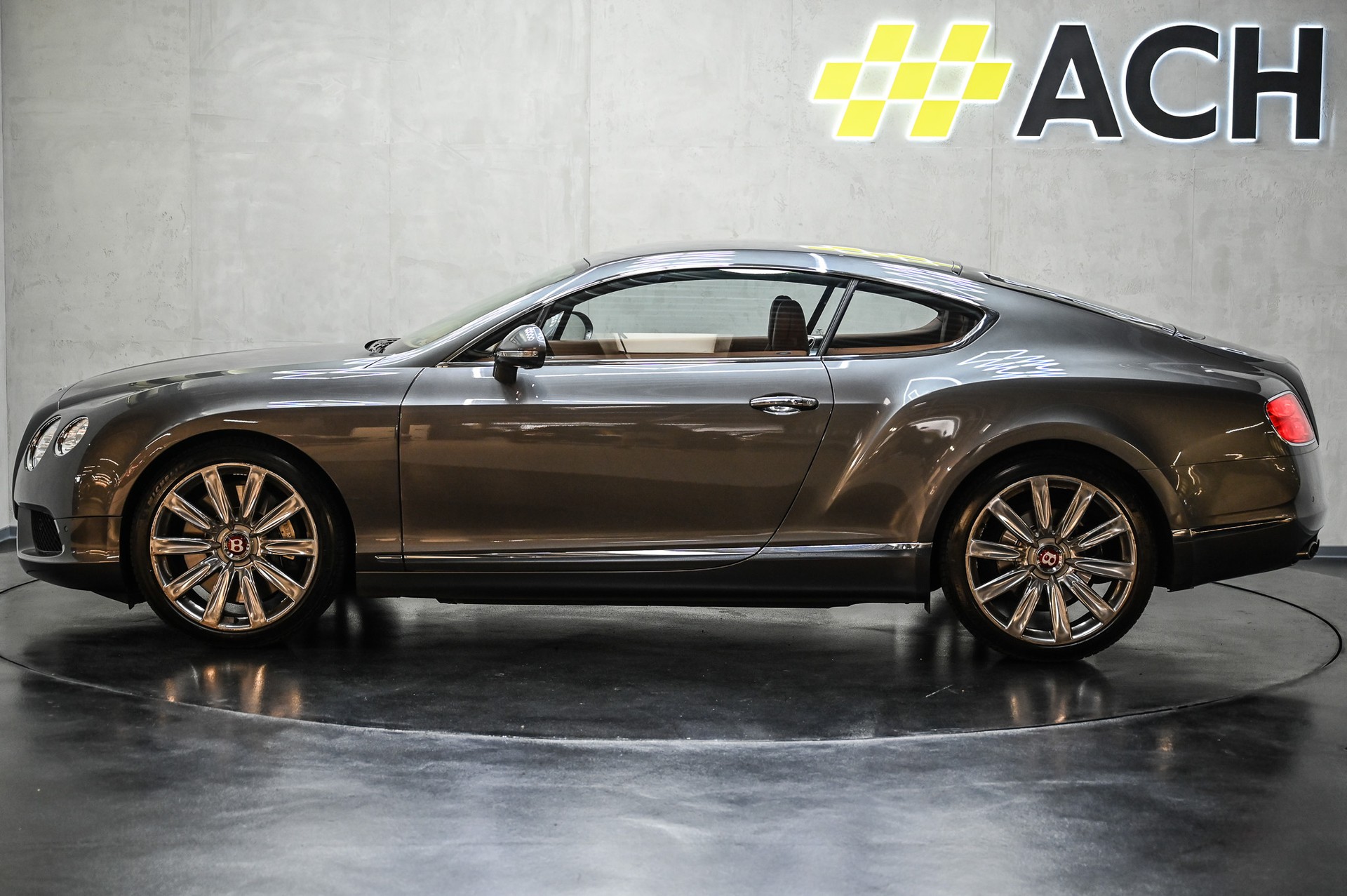 BENTLEY Continental GT 4.0 V8-image-4