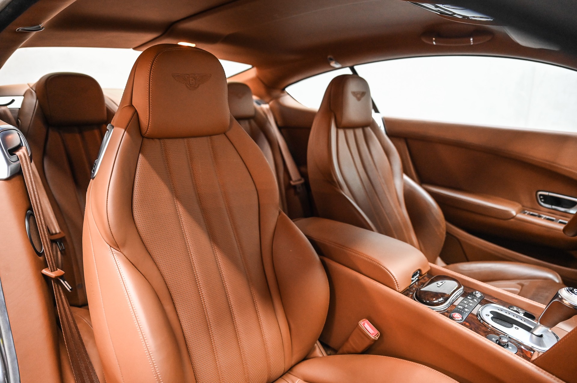 BENTLEY Continental GT 4.0 V8-image-25