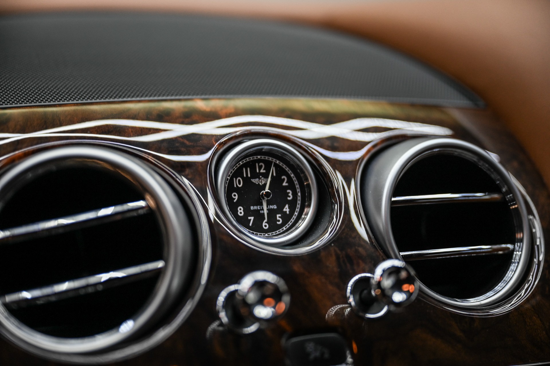 BENTLEY Continental GT 4.0 V8-image-29