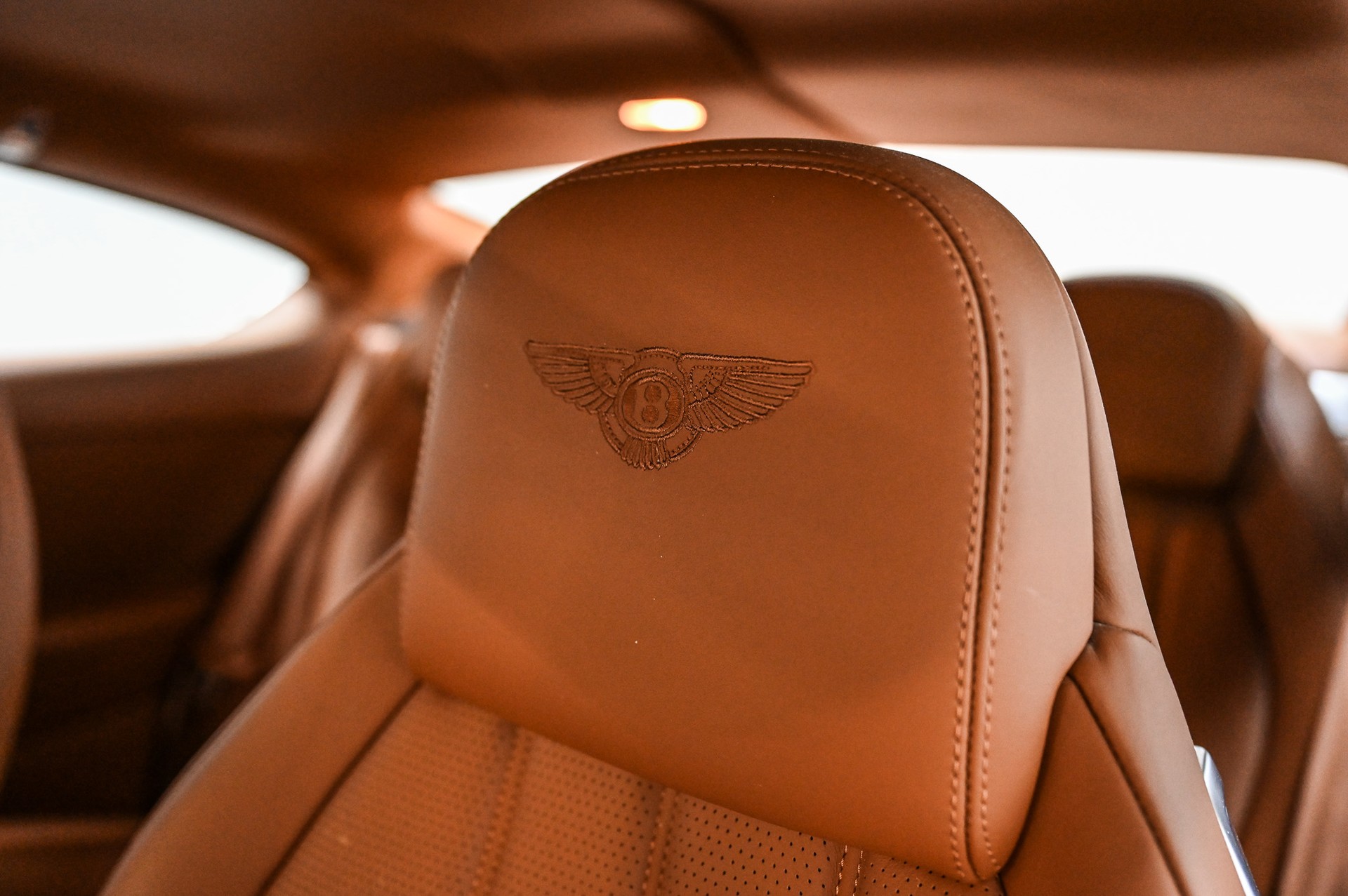 BENTLEY Continental GT 4.0 V8-image-26