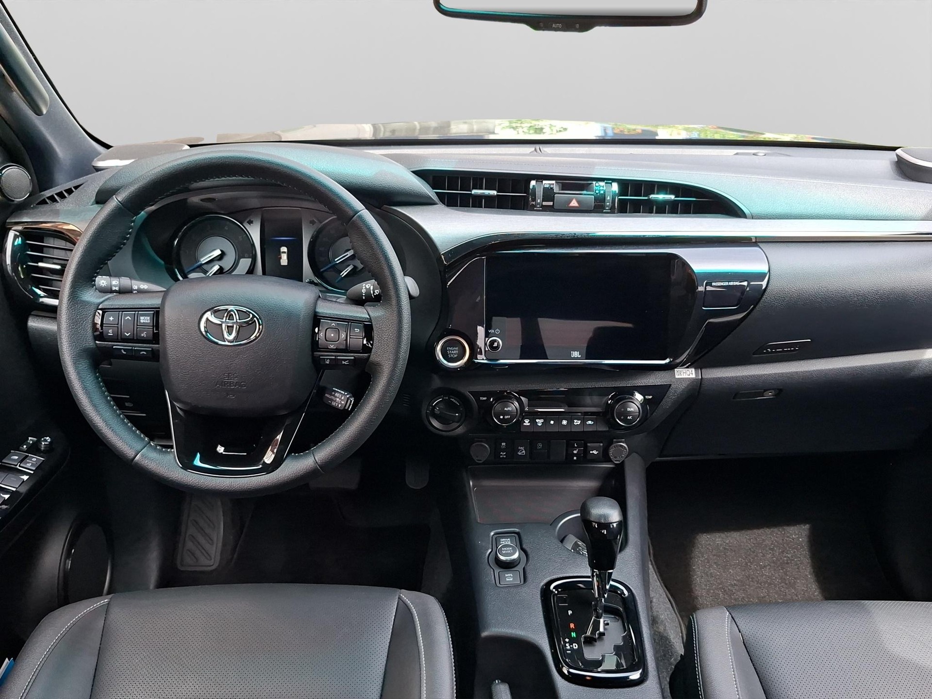 TOYOTA Hilux Double Cab.-Pick-up 2.8 D-4D MHEV 204 Invincible-image-6