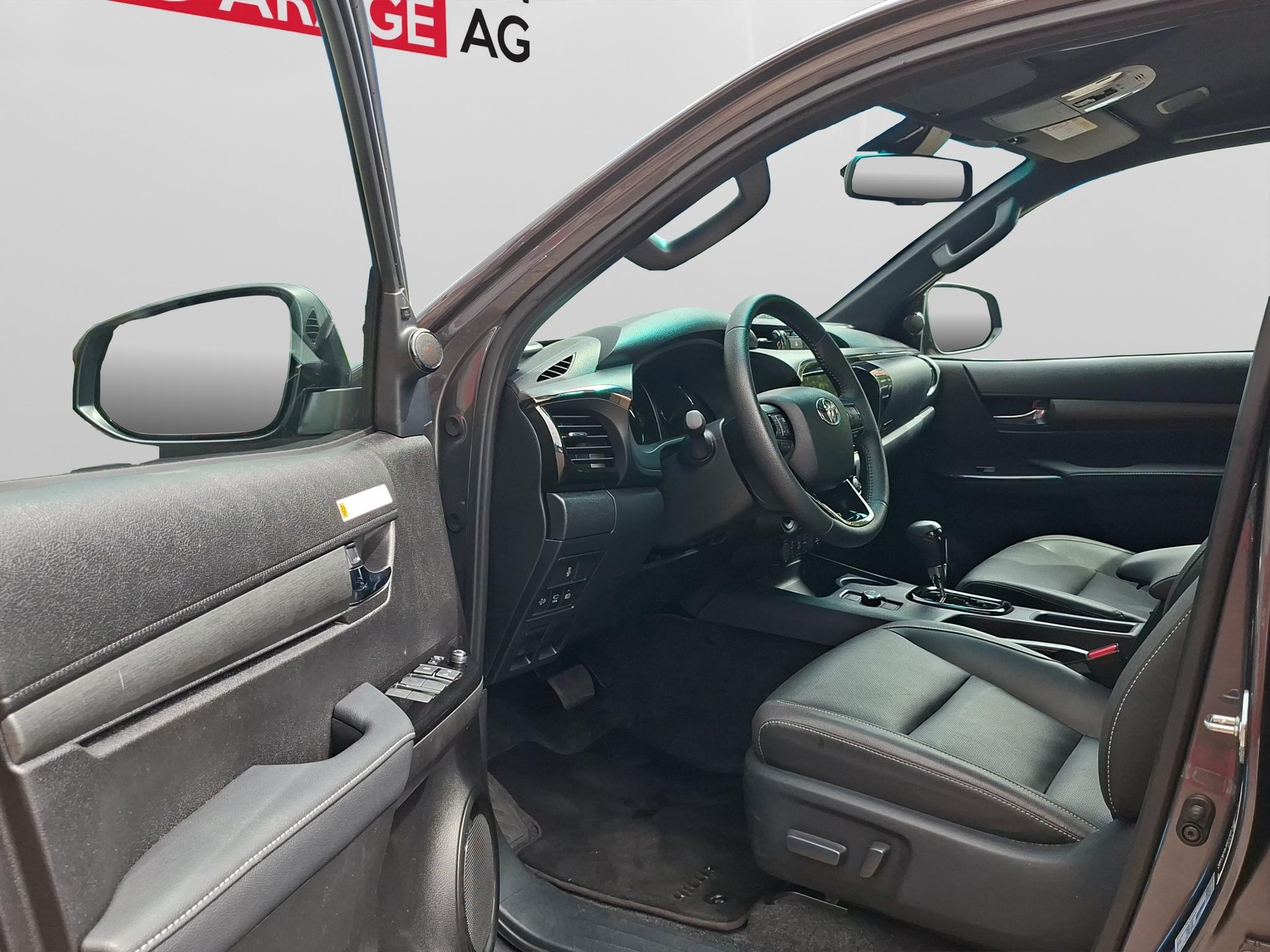 TOYOTA Hilux Double Cab.-Pick-up 2.8 D-4D MHEV 204 Invincible-image-7