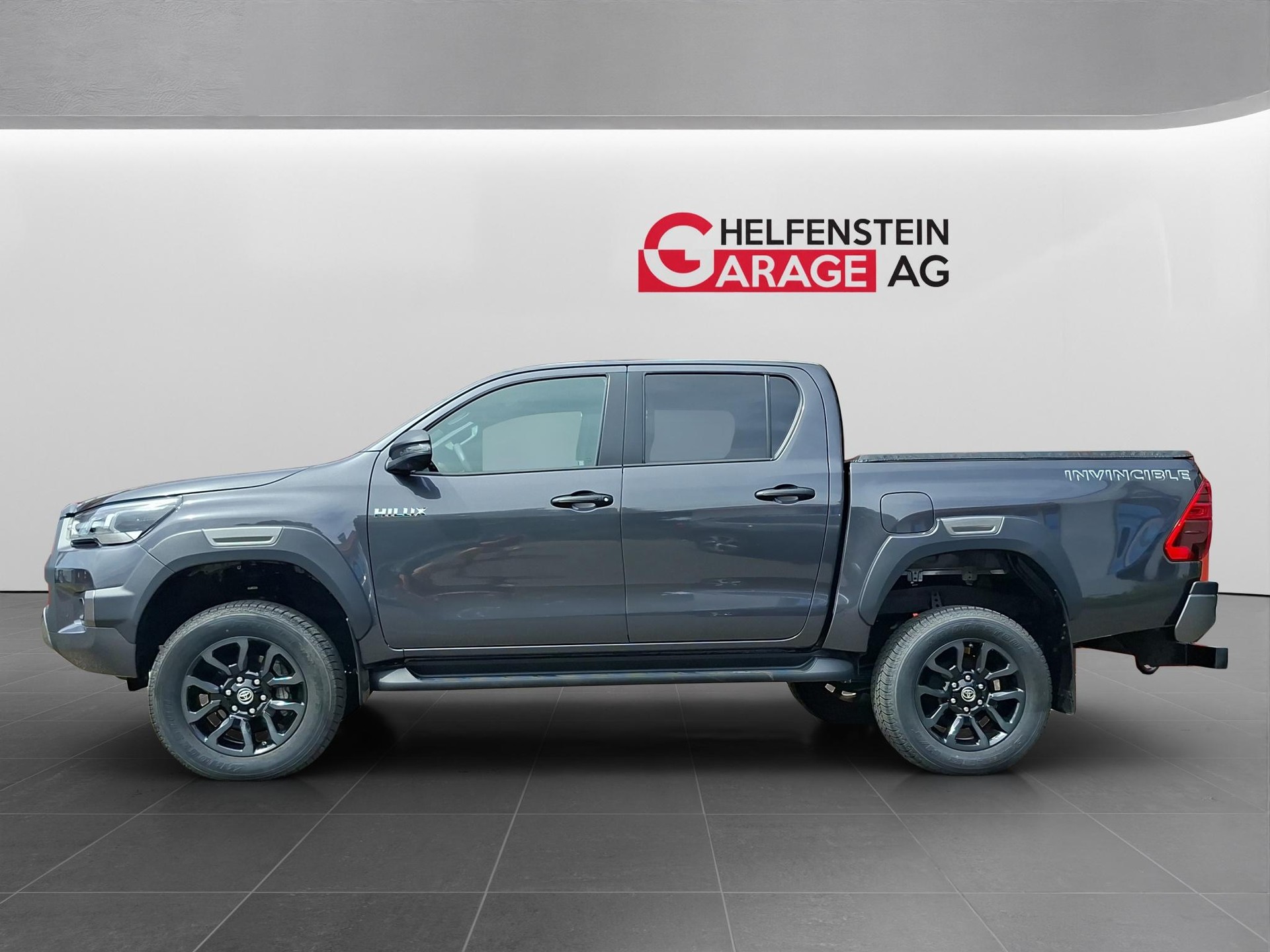 TOYOTA Hilux Double Cab.-Pick-up 2.8 D-4D MHEV 204 Invincible-image-1