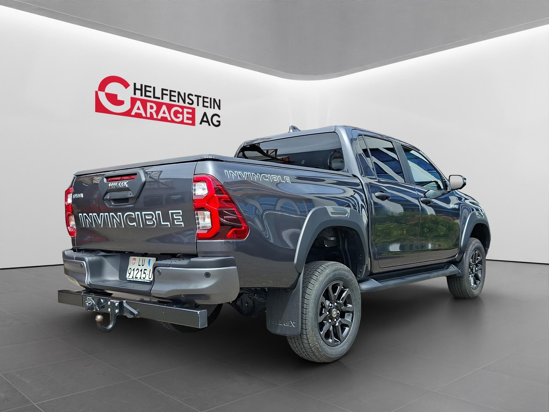 TOYOTA Hilux Double Cab.-Pick-up 2.8 D-4D MHEV 204 Invincible-image-4