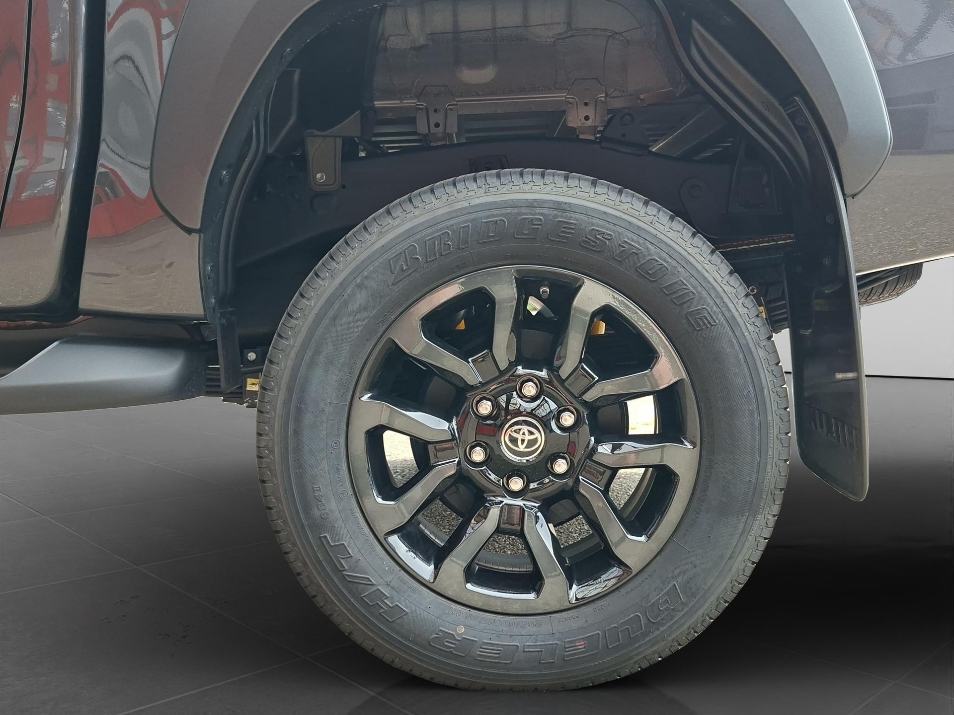 TOYOTA Hilux Double Cab.-Pick-up 2.8 D-4D MHEV 204 Invincible-image-10