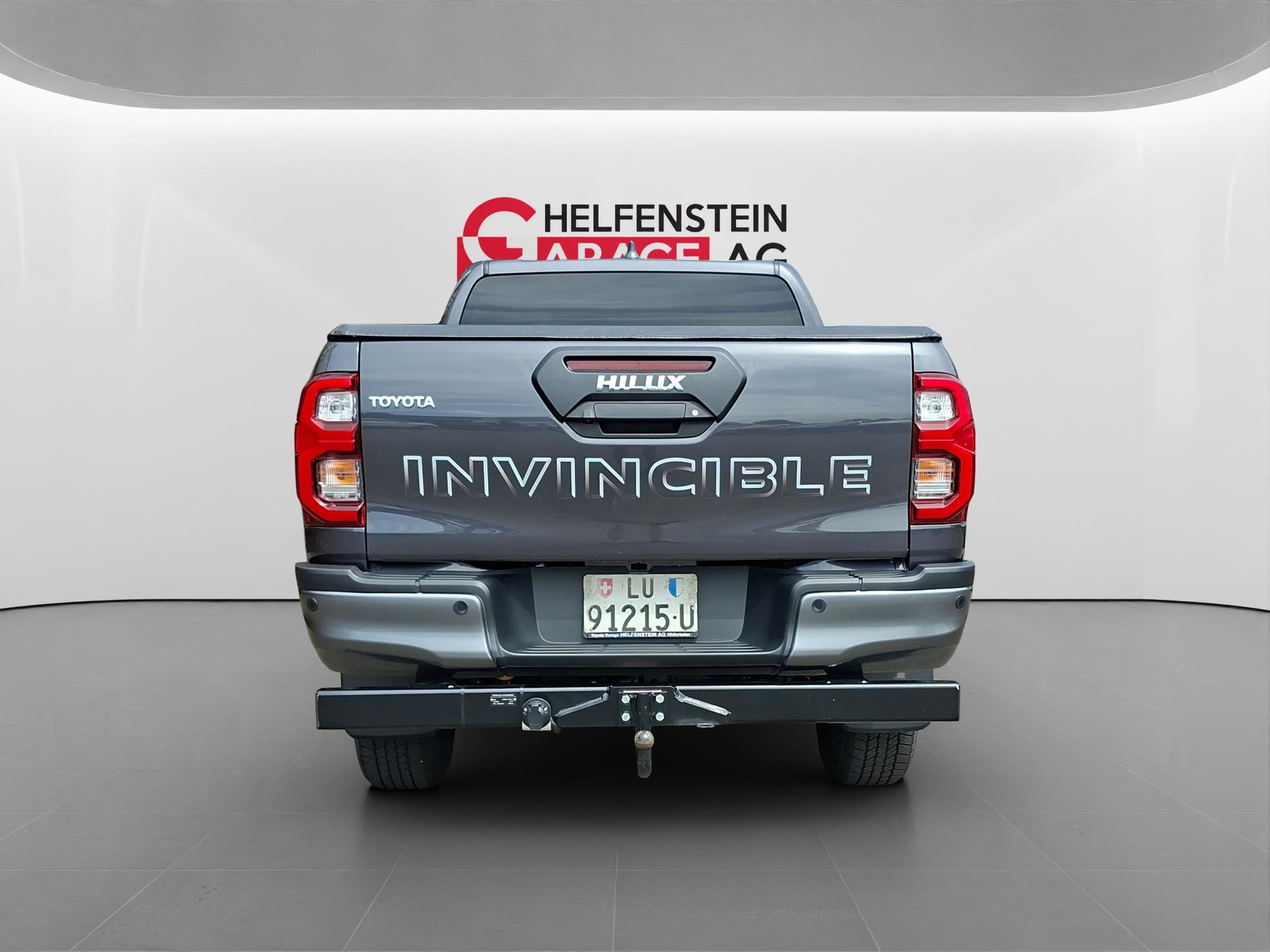 TOYOTA Hilux Double Cab.-Pick-up 2.8 D-4D MHEV 204 Invincible-image-3