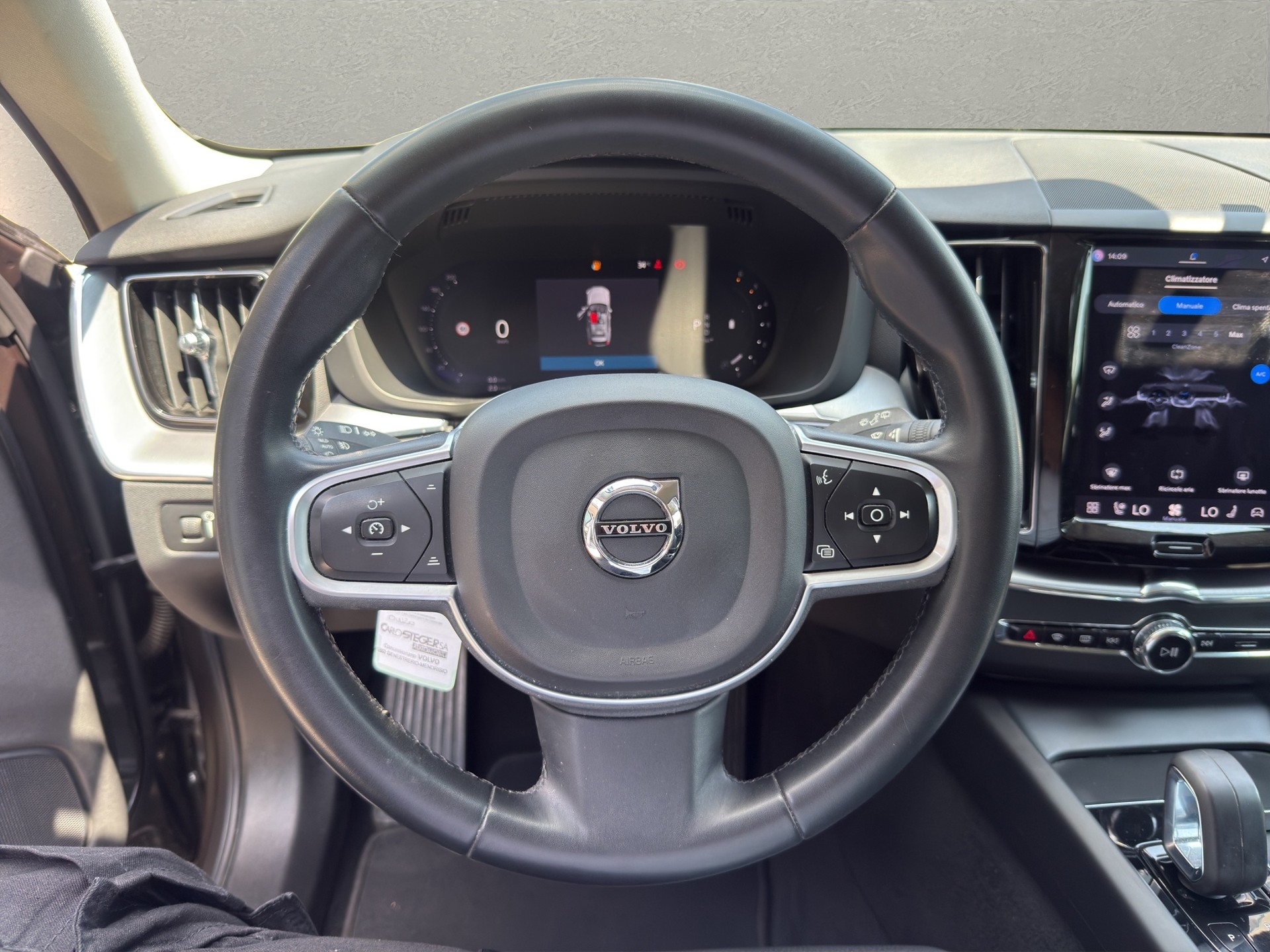 VOLVO XC60 B4 Diesel Mild Hybrid AWD Momentum Geartronic-image-8