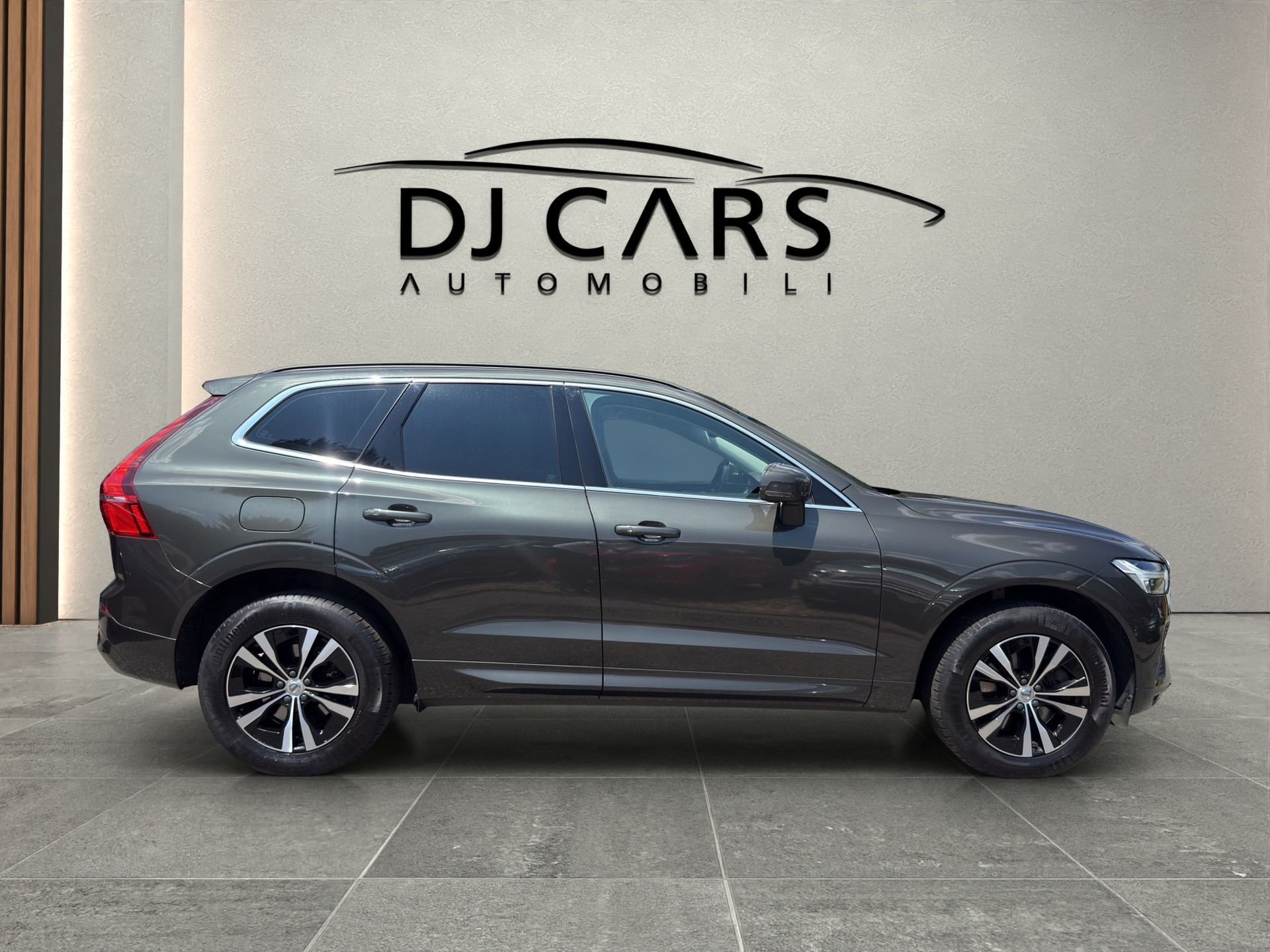 VOLVO XC60 B4 Diesel Mild Hybrid AWD Momentum Geartronic-image-3
