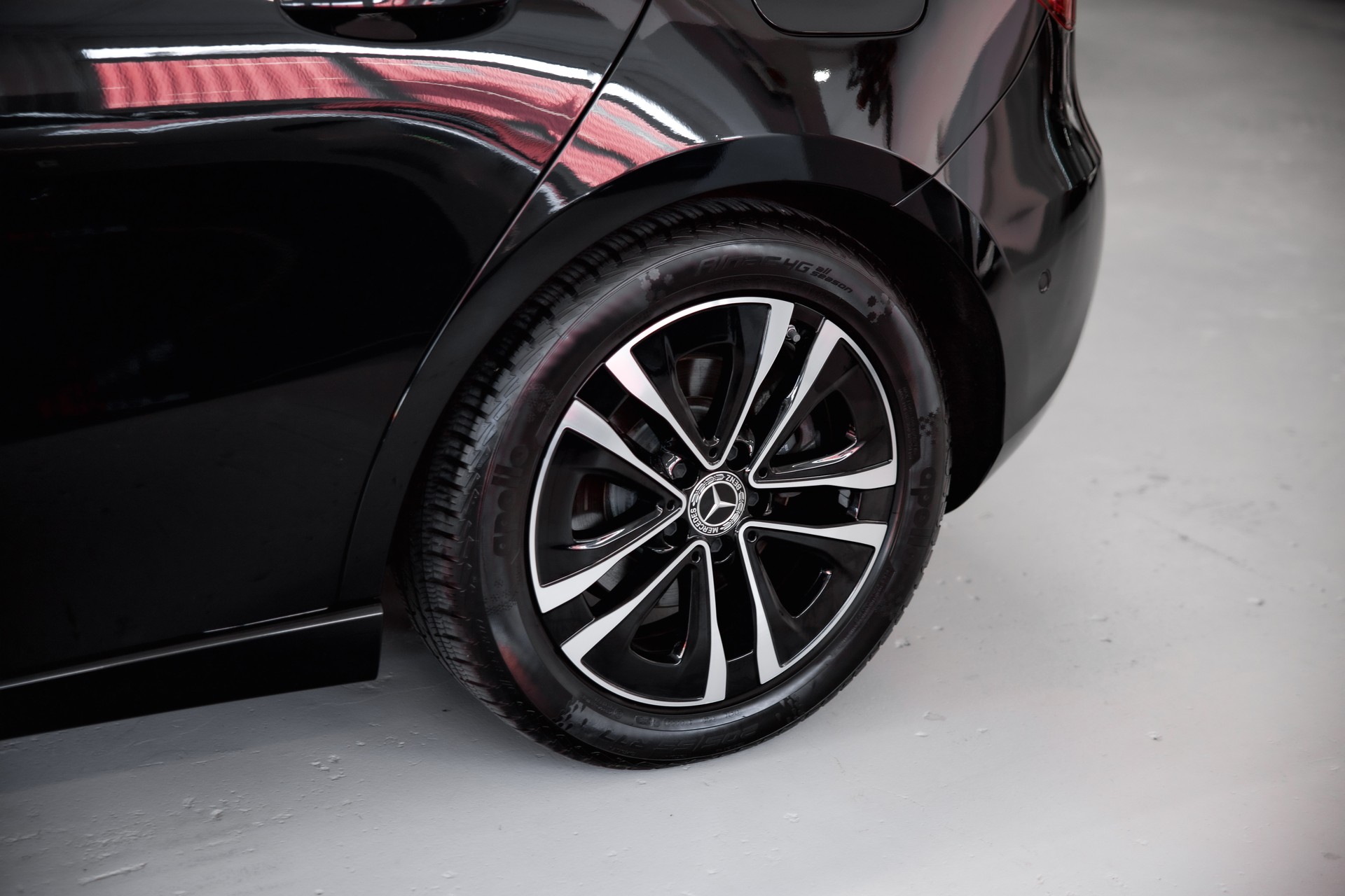 MERCEDES-BENZ A 250 Progressive 4matic-image-15