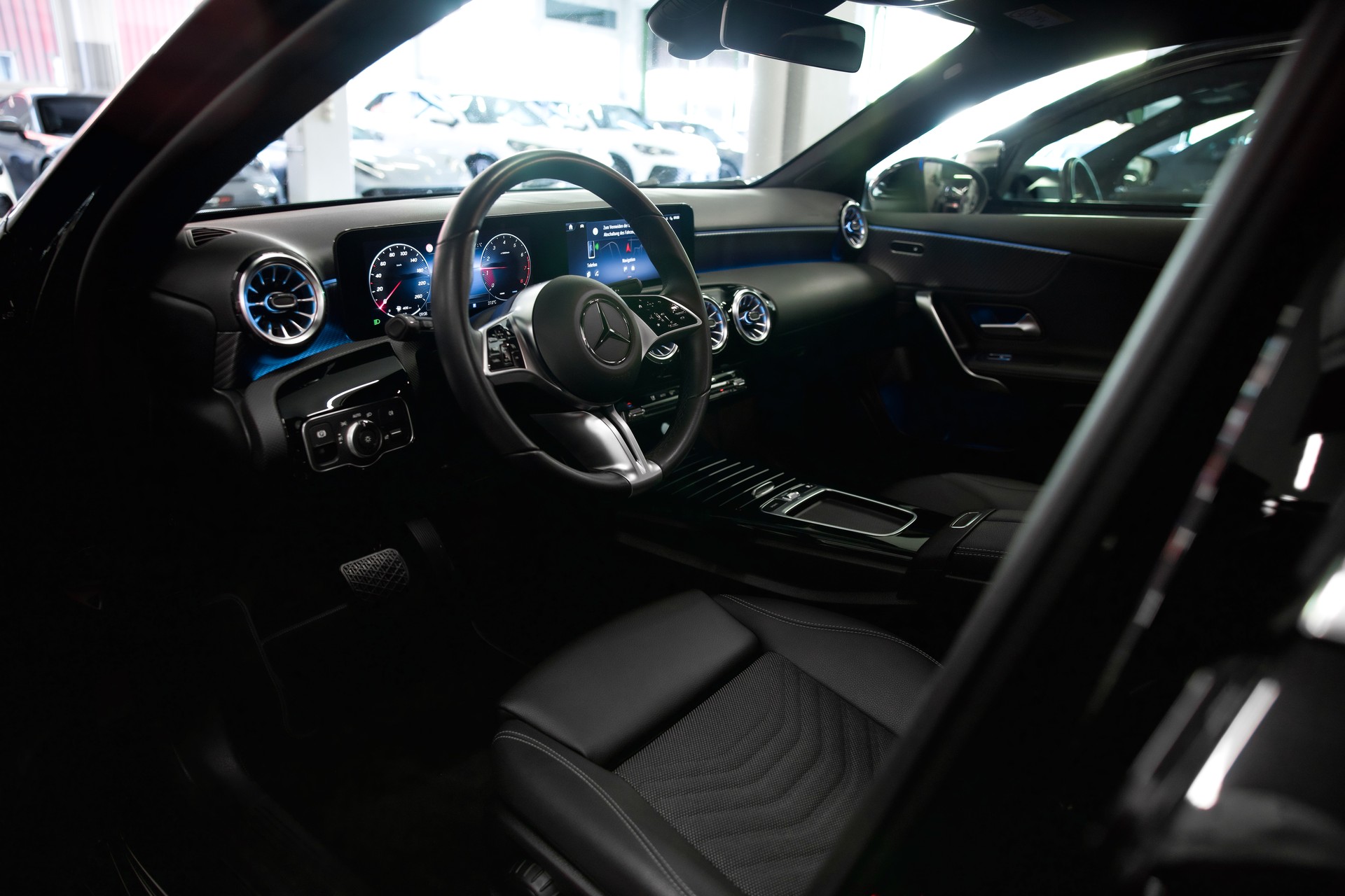 MERCEDES-BENZ A 250 Progressive 4matic-image-17