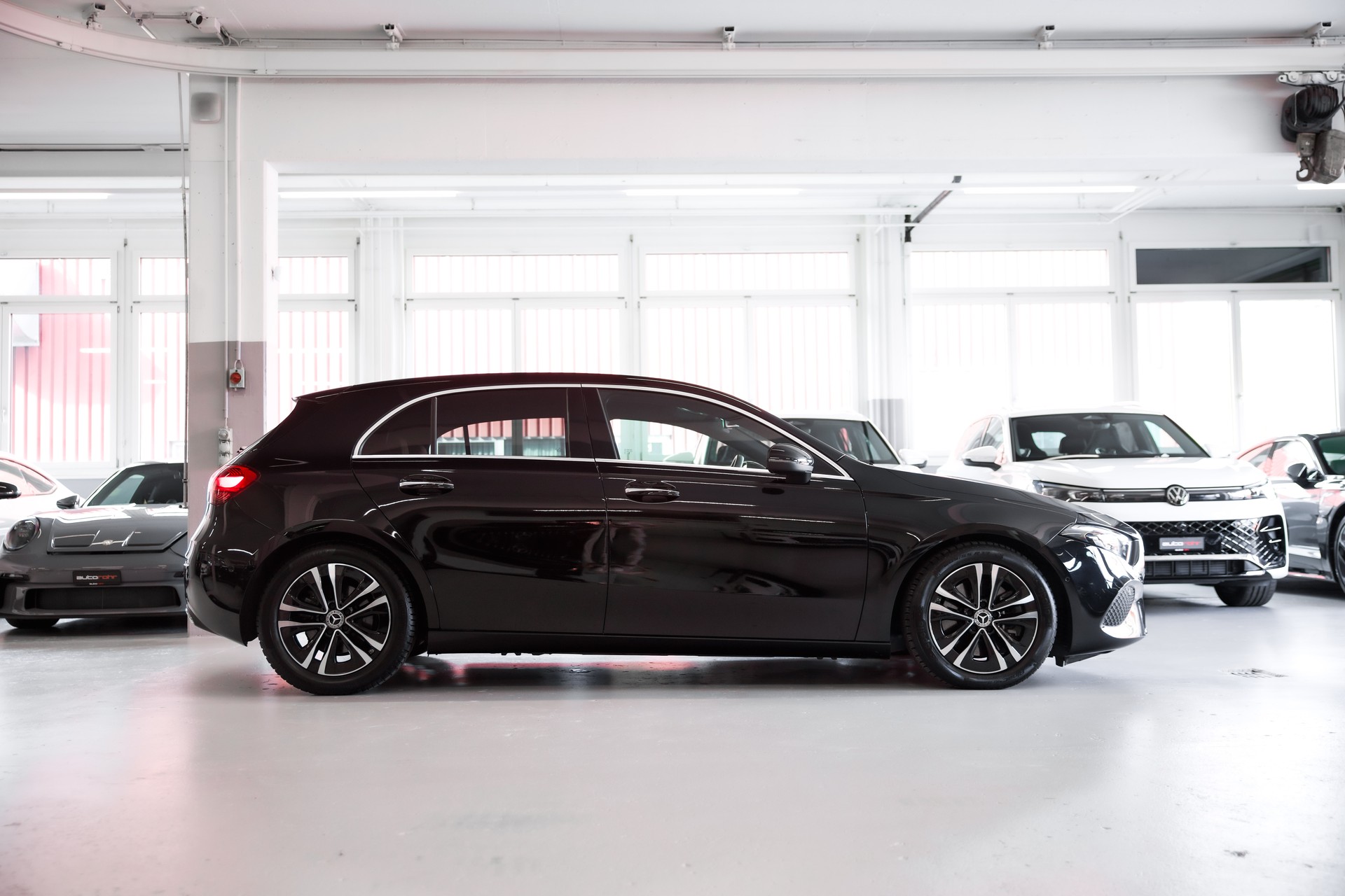 MERCEDES-BENZ A 250 Progressive 4matic-image-3