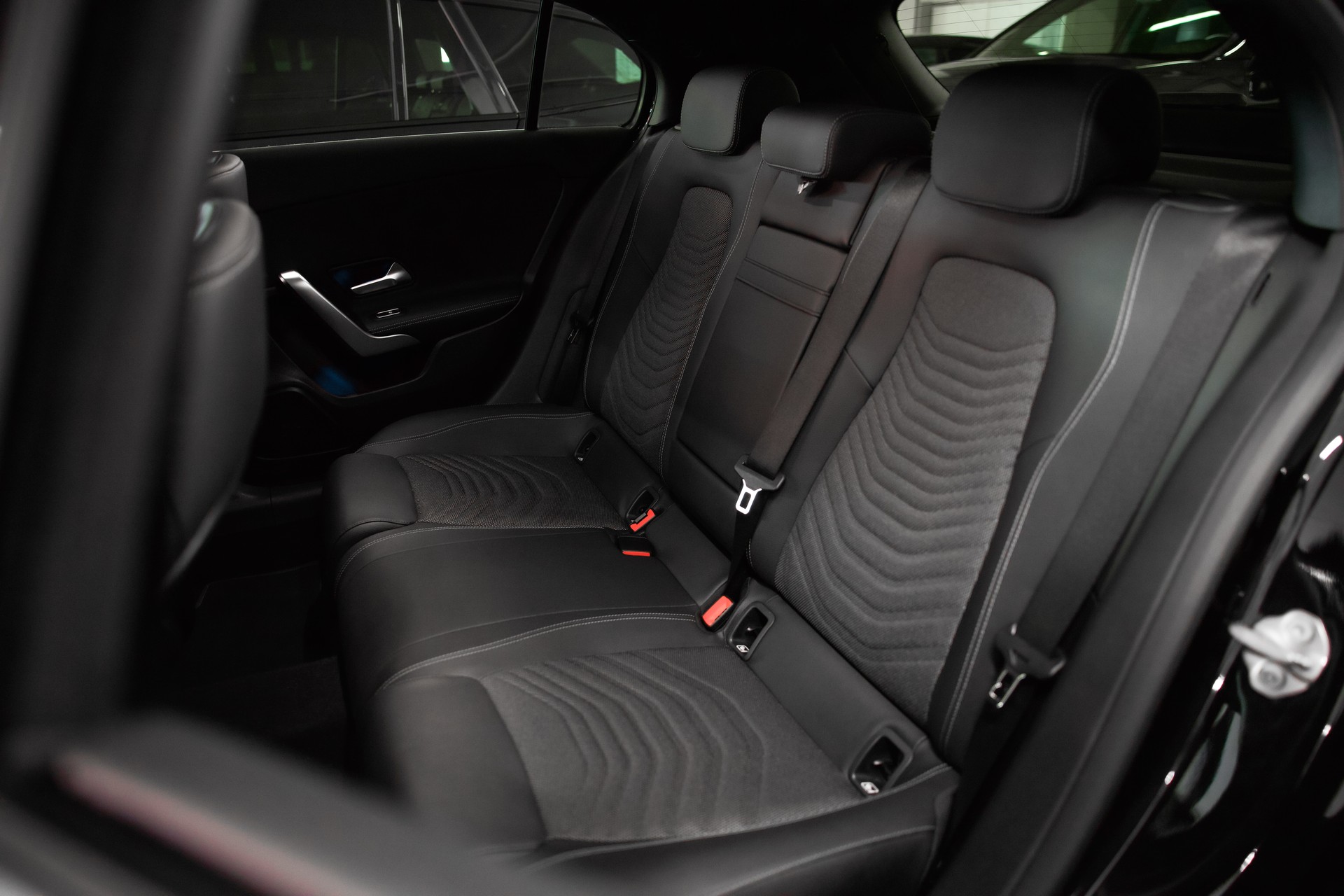 MERCEDES-BENZ A 250 Progressive 4matic-image-22