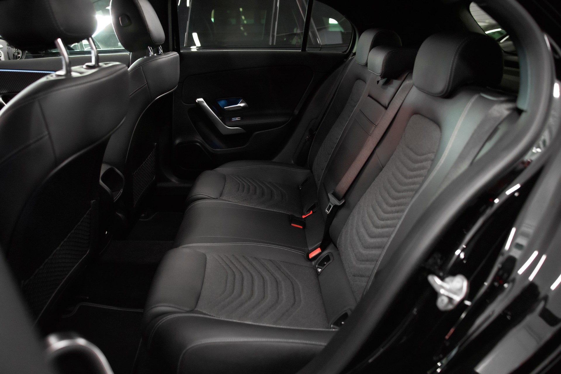 MERCEDES-BENZ A 250 Progressive 4matic-image-21