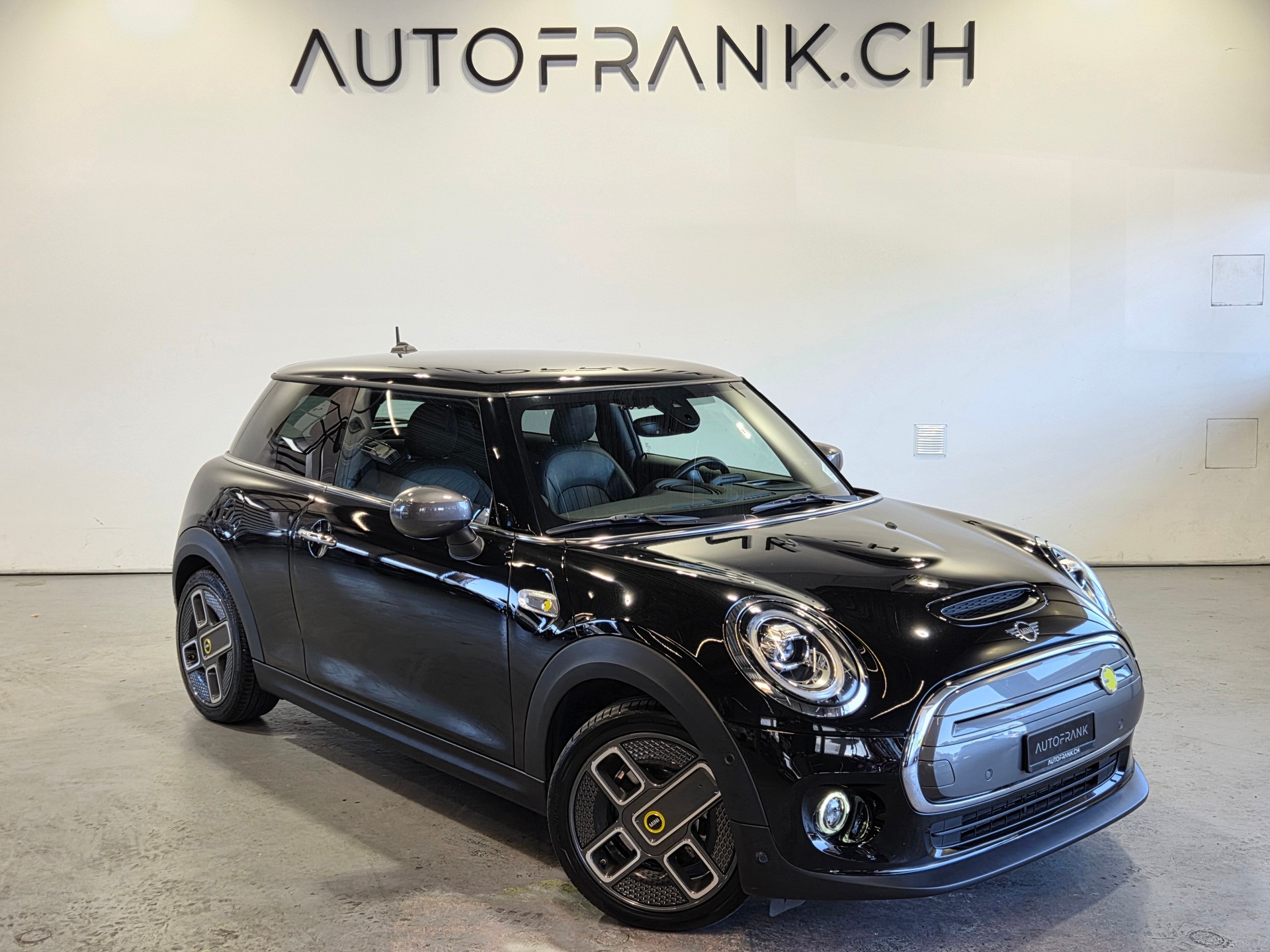 MINI Mini F56 Cooper SE-image-2