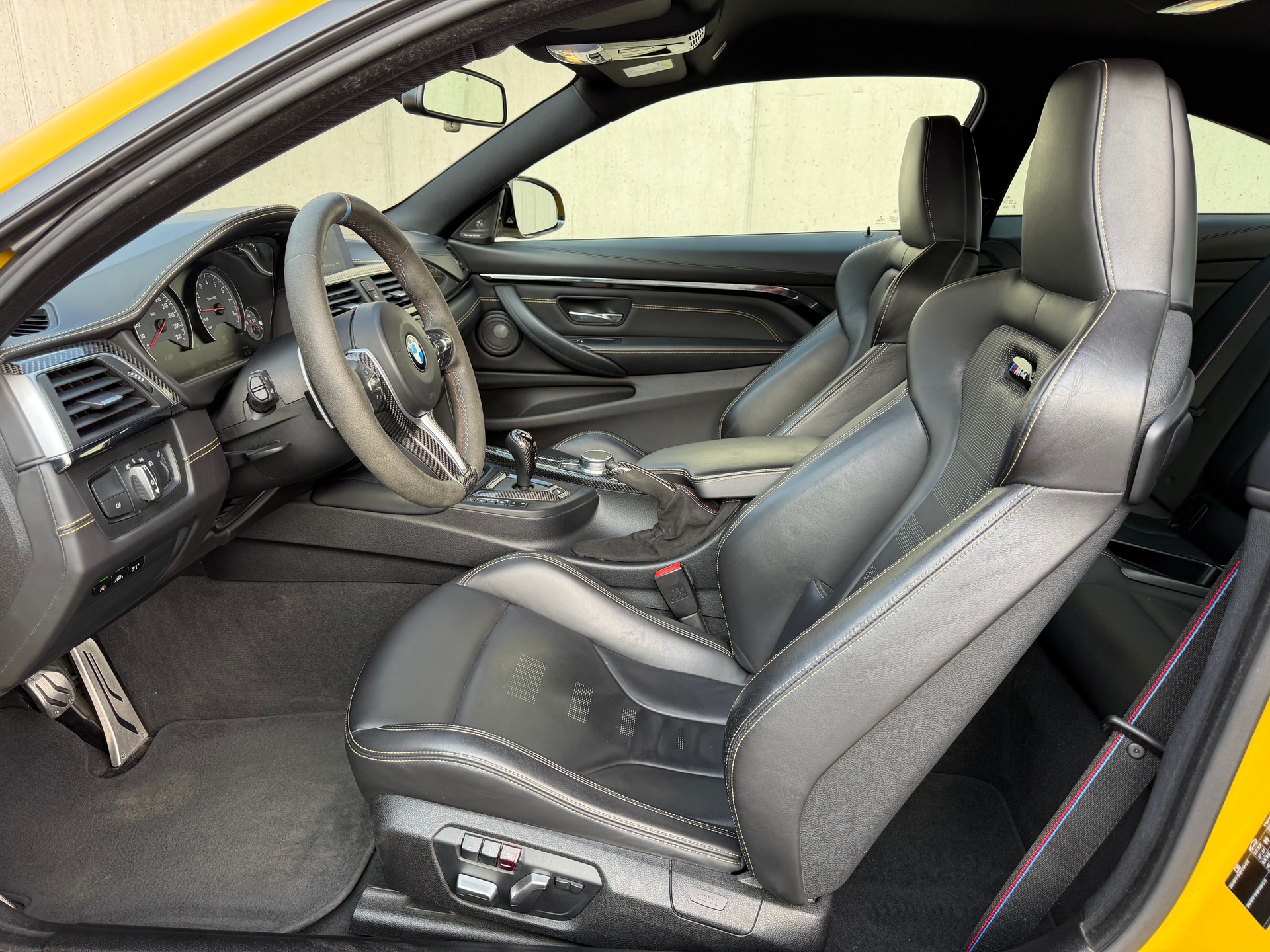 BMW M4 Coupé Competition DKG-image-8