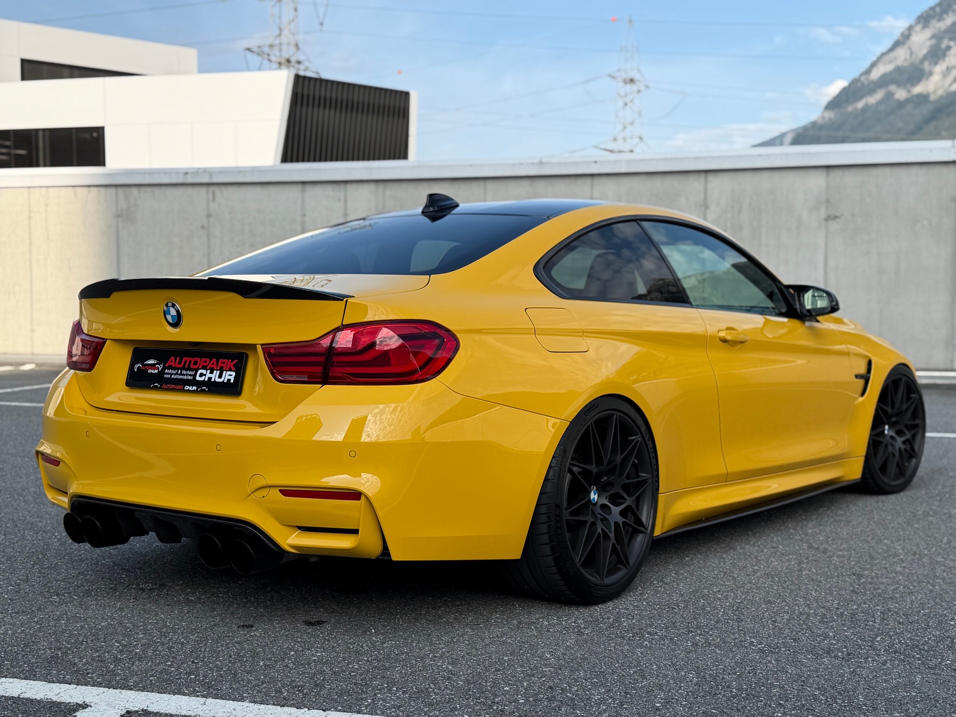 BMW M4 Coupé Competition DKG-image-4