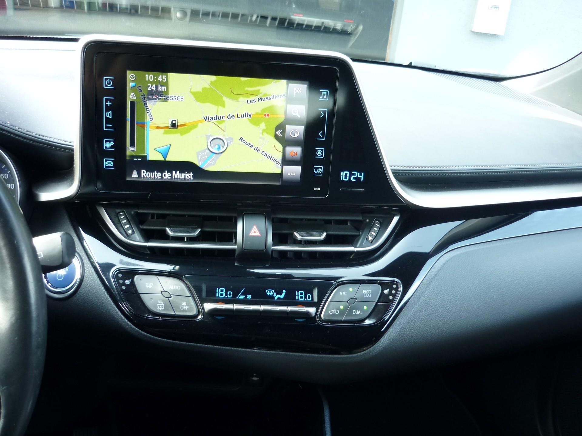 TOYOTA C-HR 1.8 HSD Trend CVT-image-6