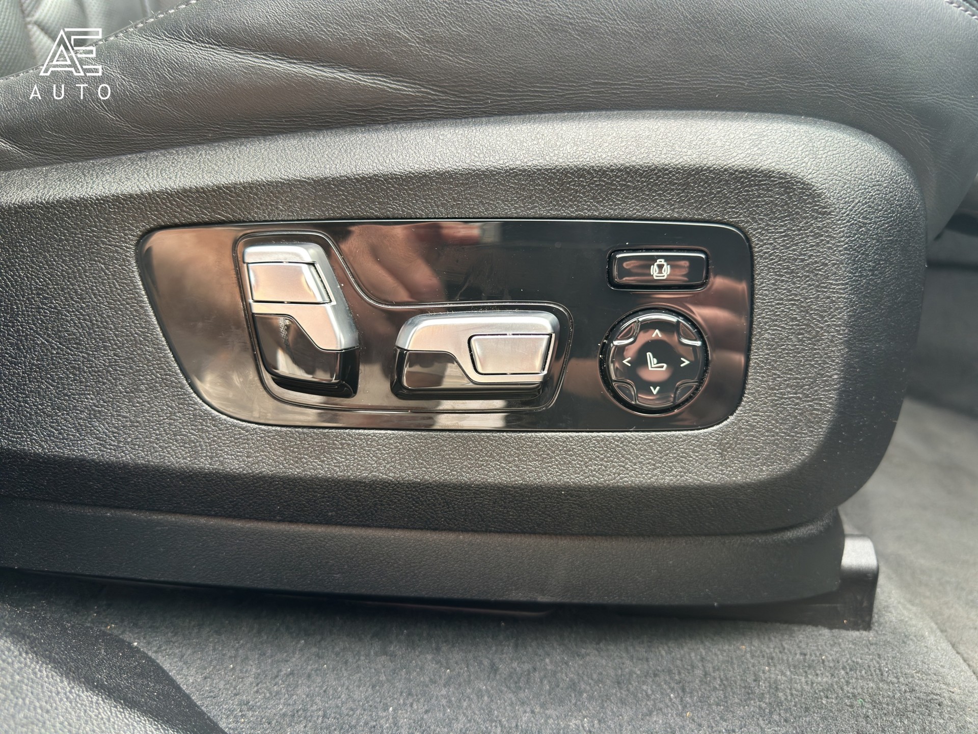 BMW X6M Steptronic M Competition-image-14