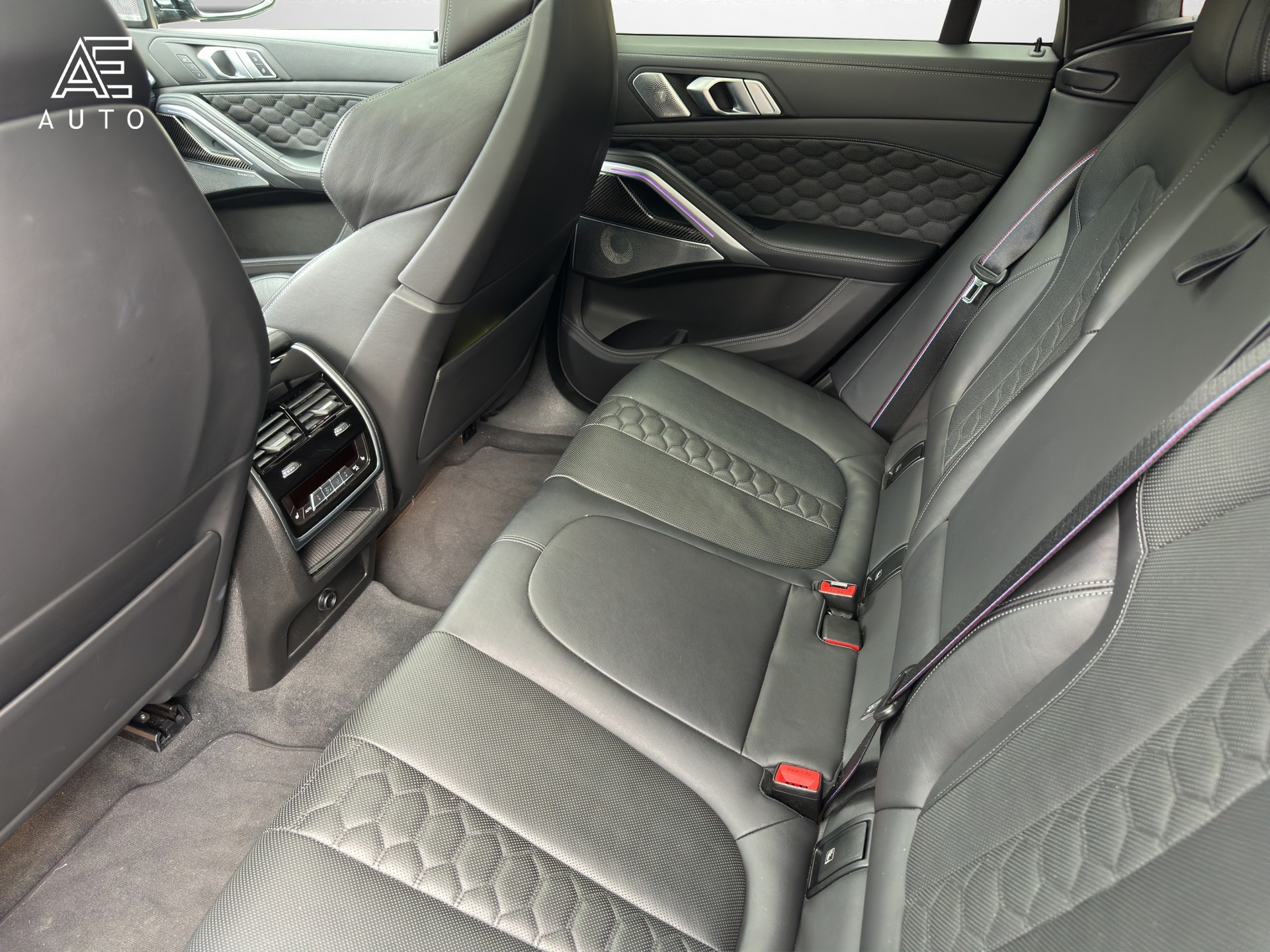 BMW X6M Steptronic M Competition-image-11