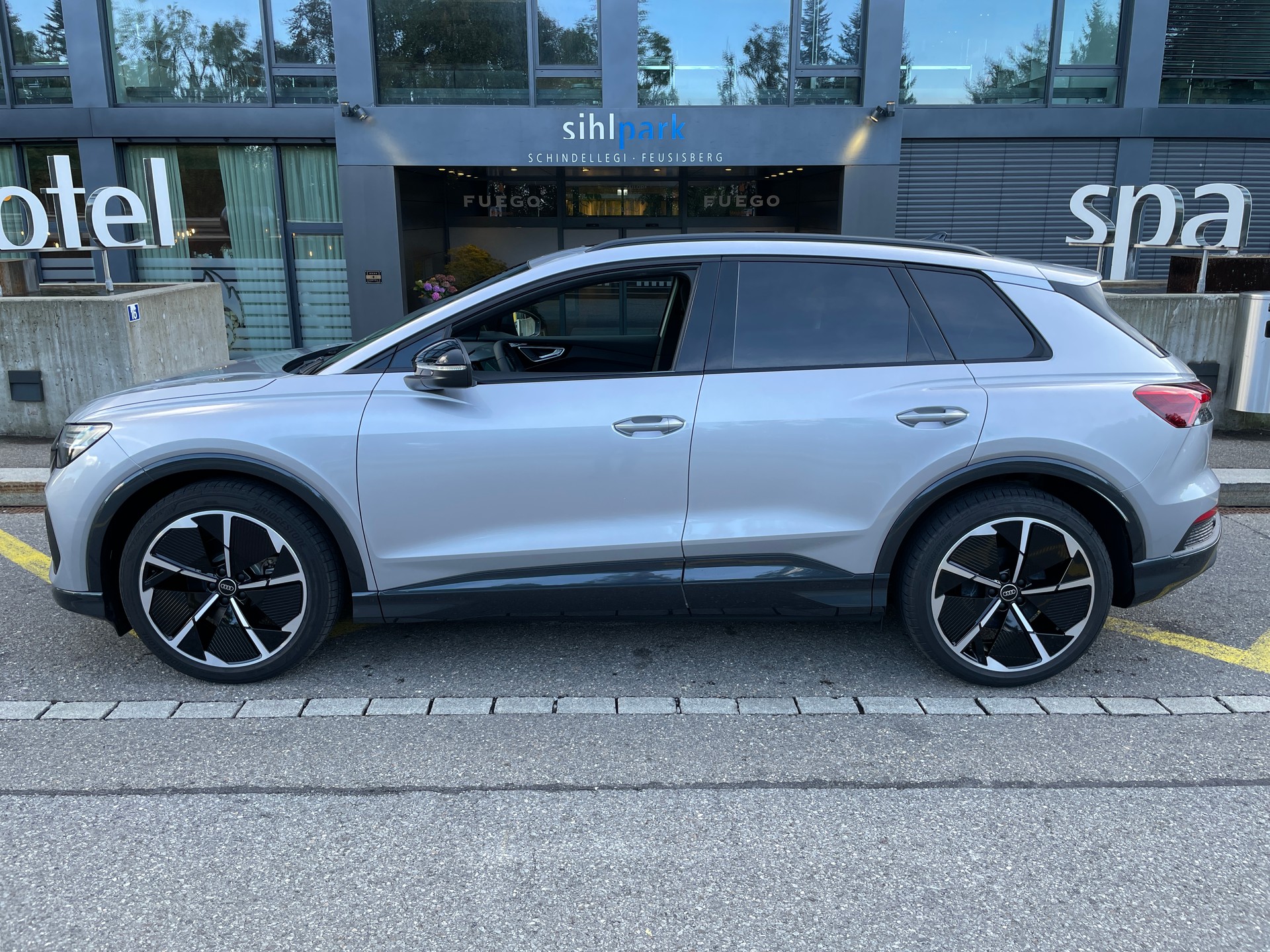 AUDI Q4 e-tron 35-image-8