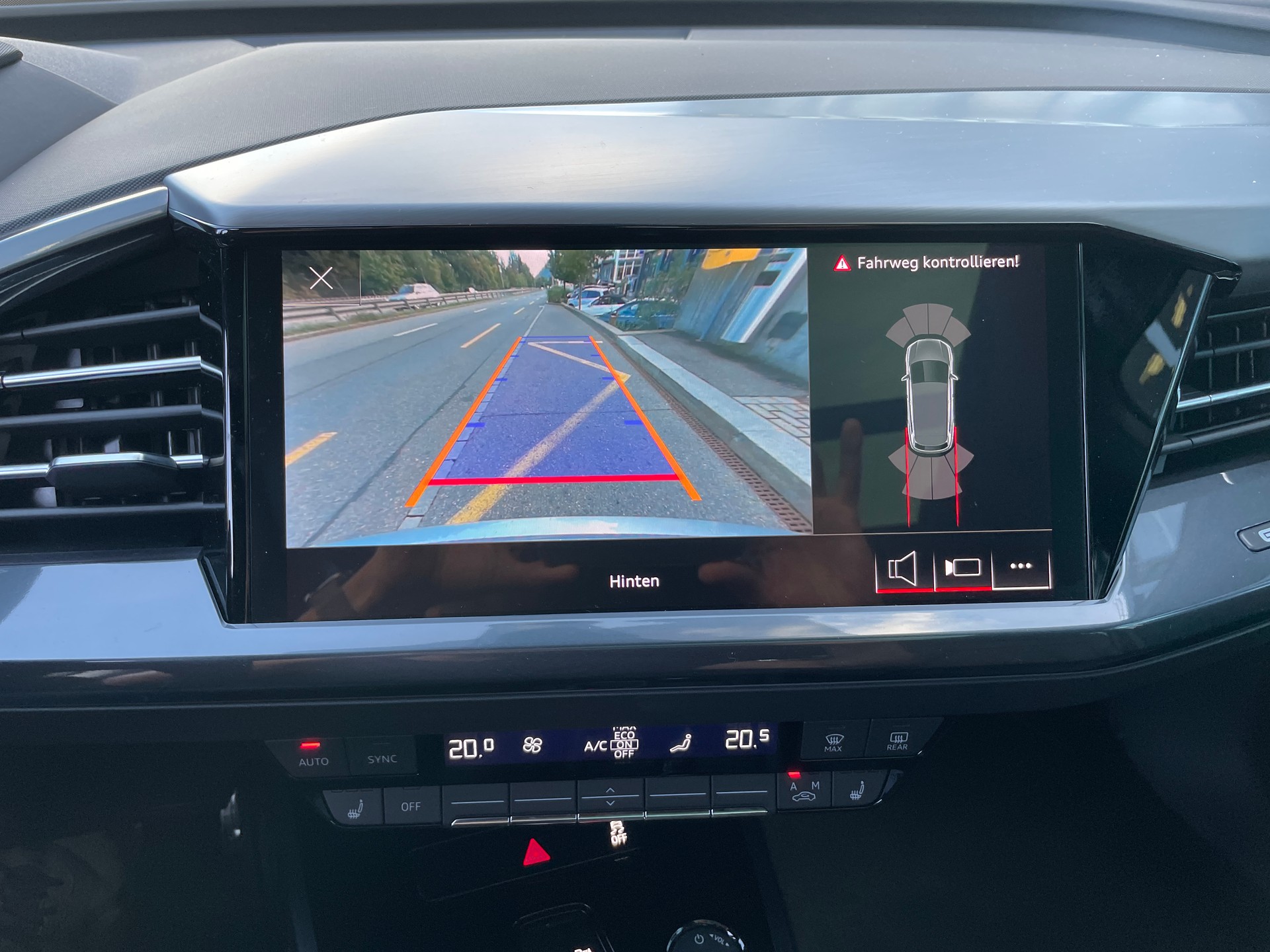 AUDI Q4 e-tron 35-image-22