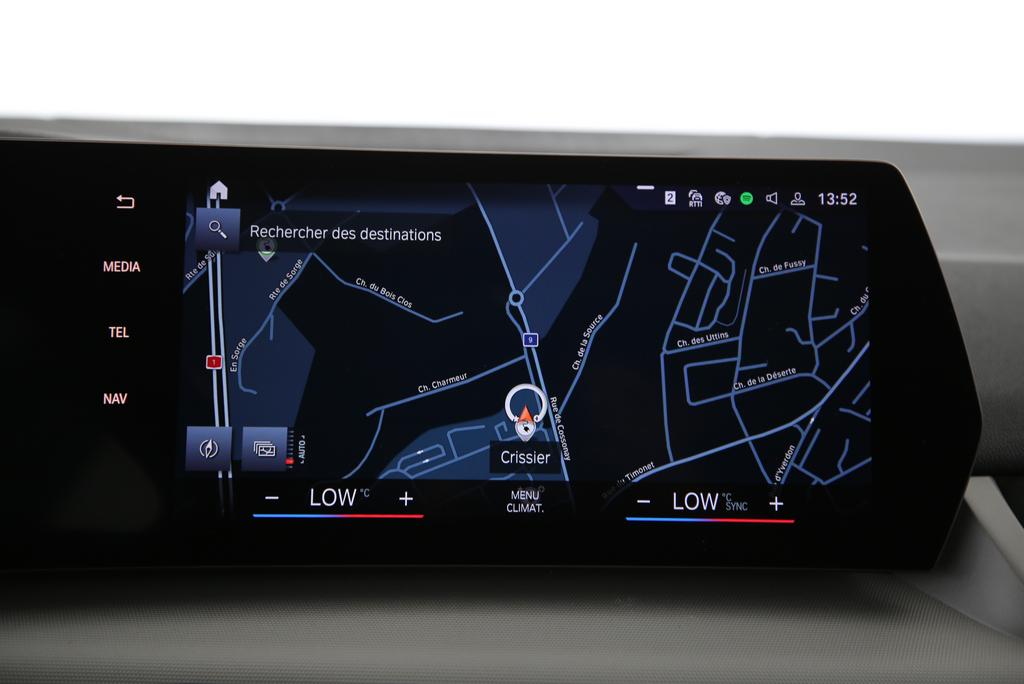BMW 225e xDrive Active Tourer-image-8