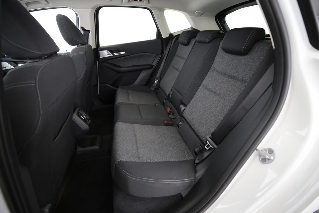 BMW 225e xDrive Active Tourer-image-12