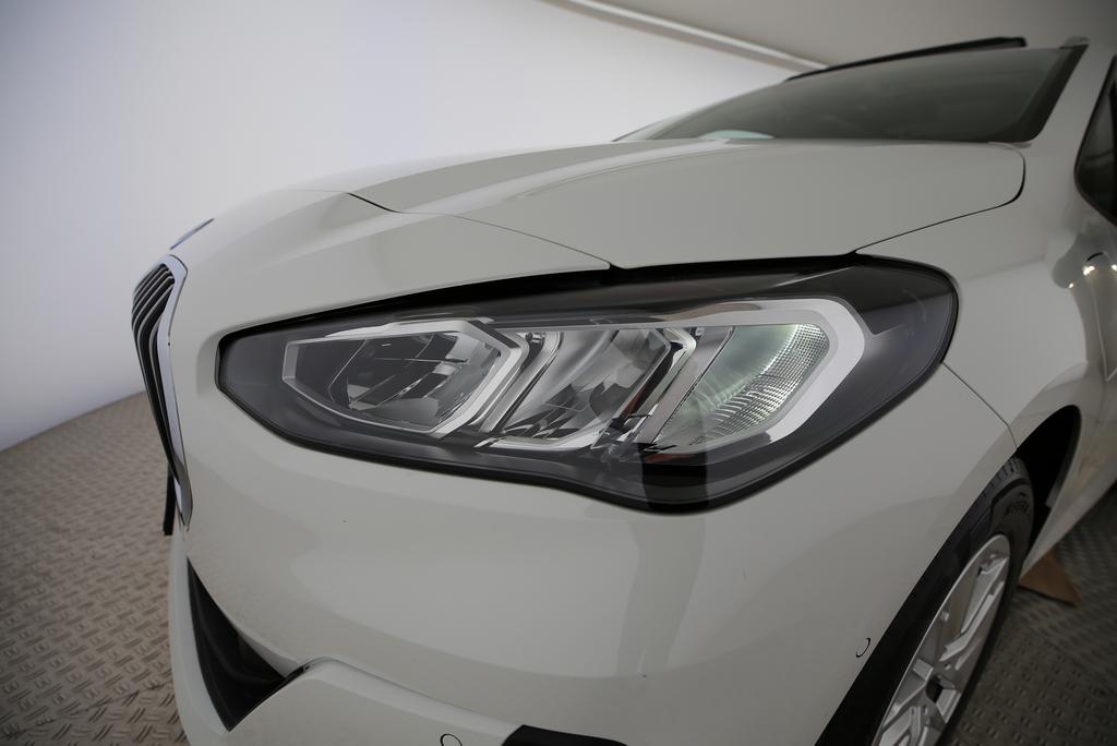 BMW 225e xDrive Active Tourer-image-16