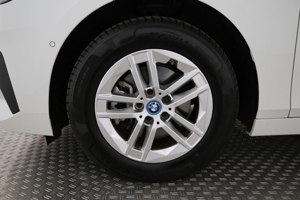 BMW 225e xDrive Active Tourer-image-19