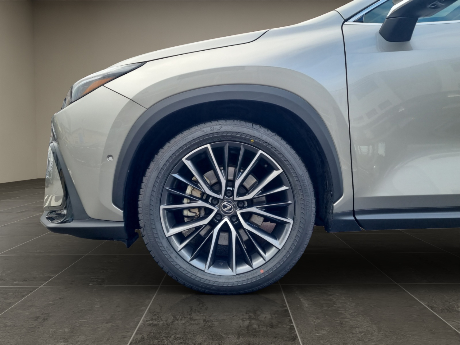LEXUS NX 450h+ excellence AWD-image-15